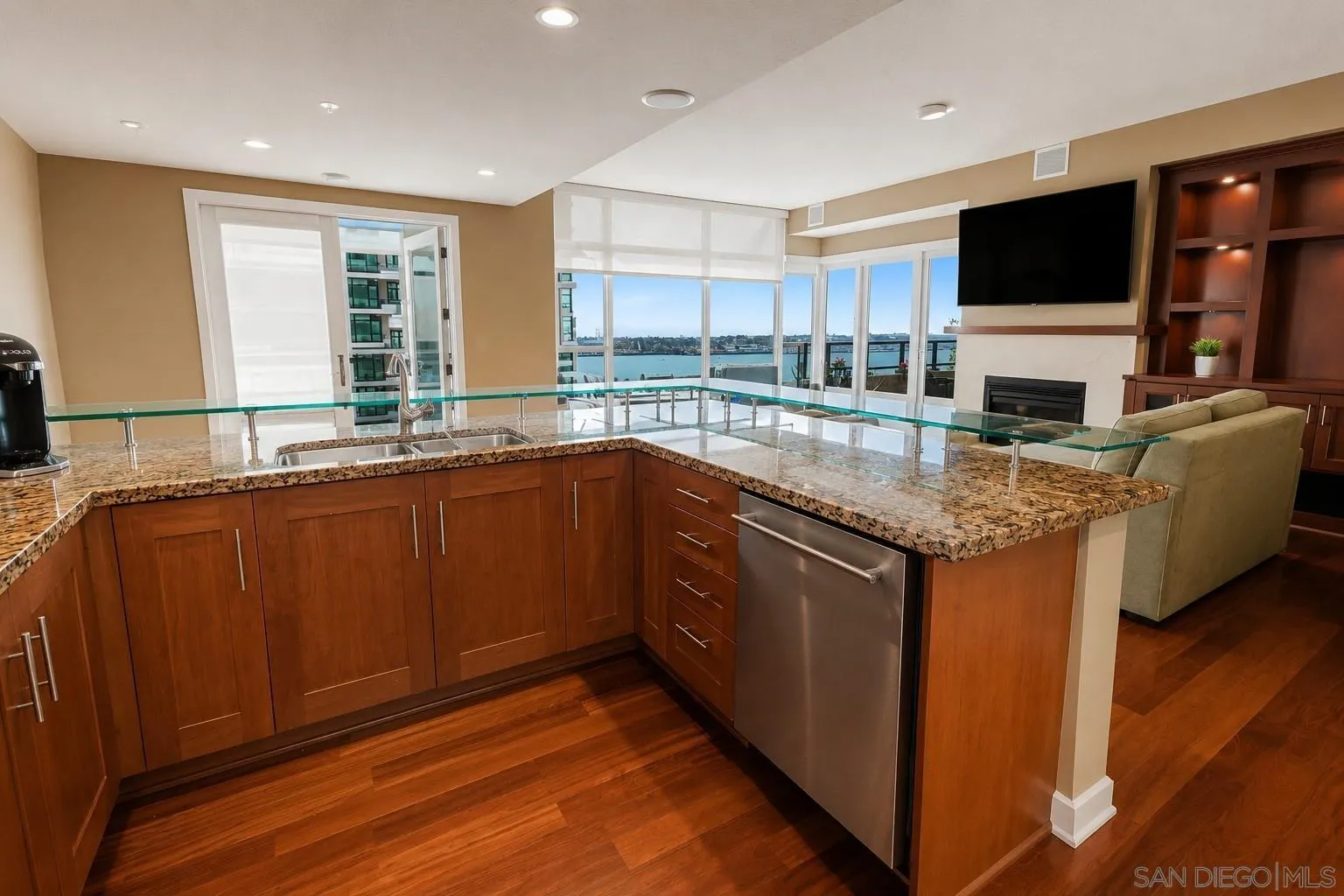 Photo #7: 260015643 Listing: Photo #7