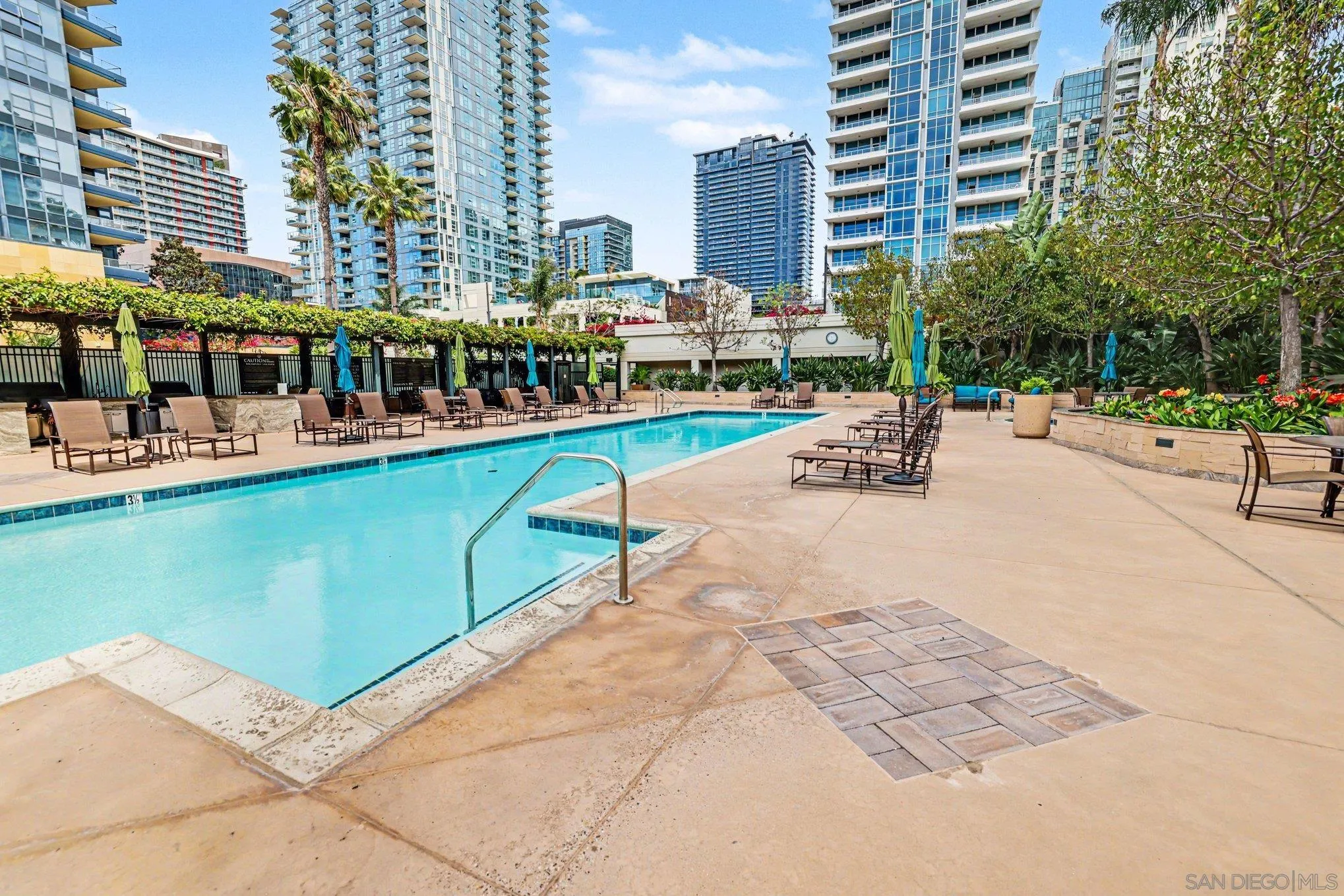 Photo #12: 260015643 Listing: Photo #12