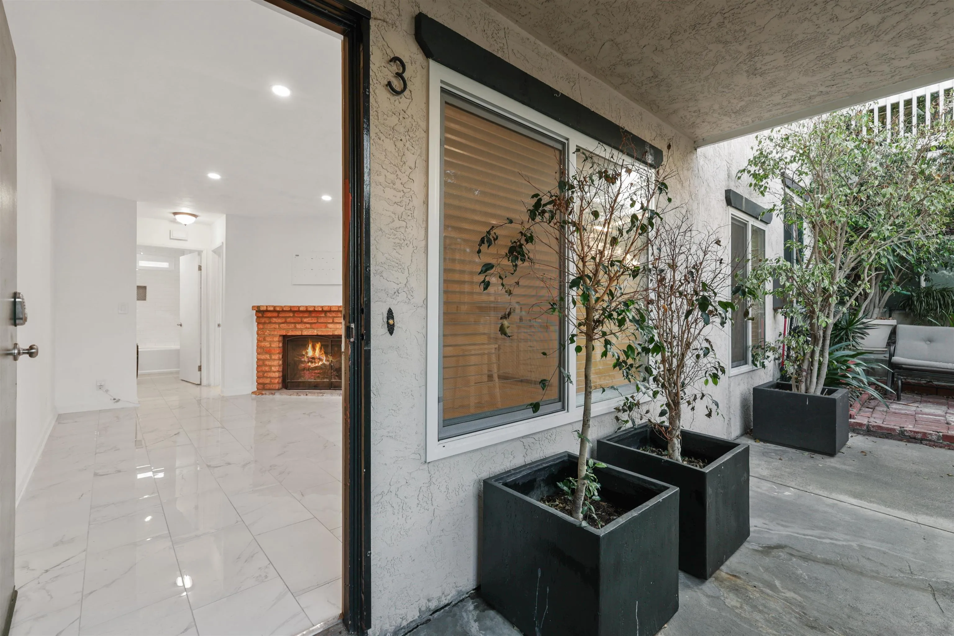 https://cdn.realtyfeed.com/cdn/127/260015644/26617c6befe7bd12a3d42a5fc0b212c7.webp