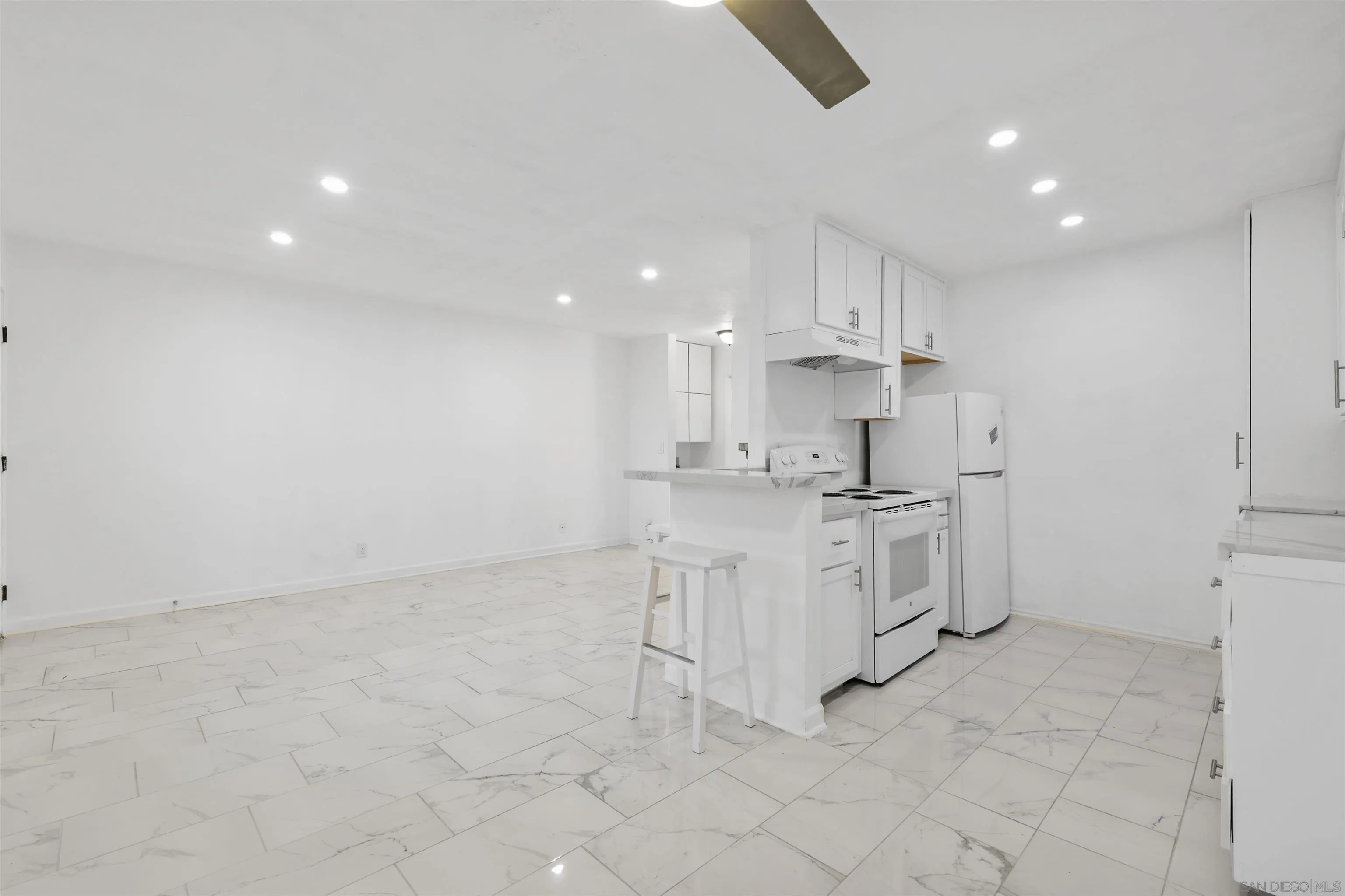 https://cdn.realtyfeed.com/cdn/127/260015644/33c6b5d521dcd3a12241ea18e3de15e6.webp