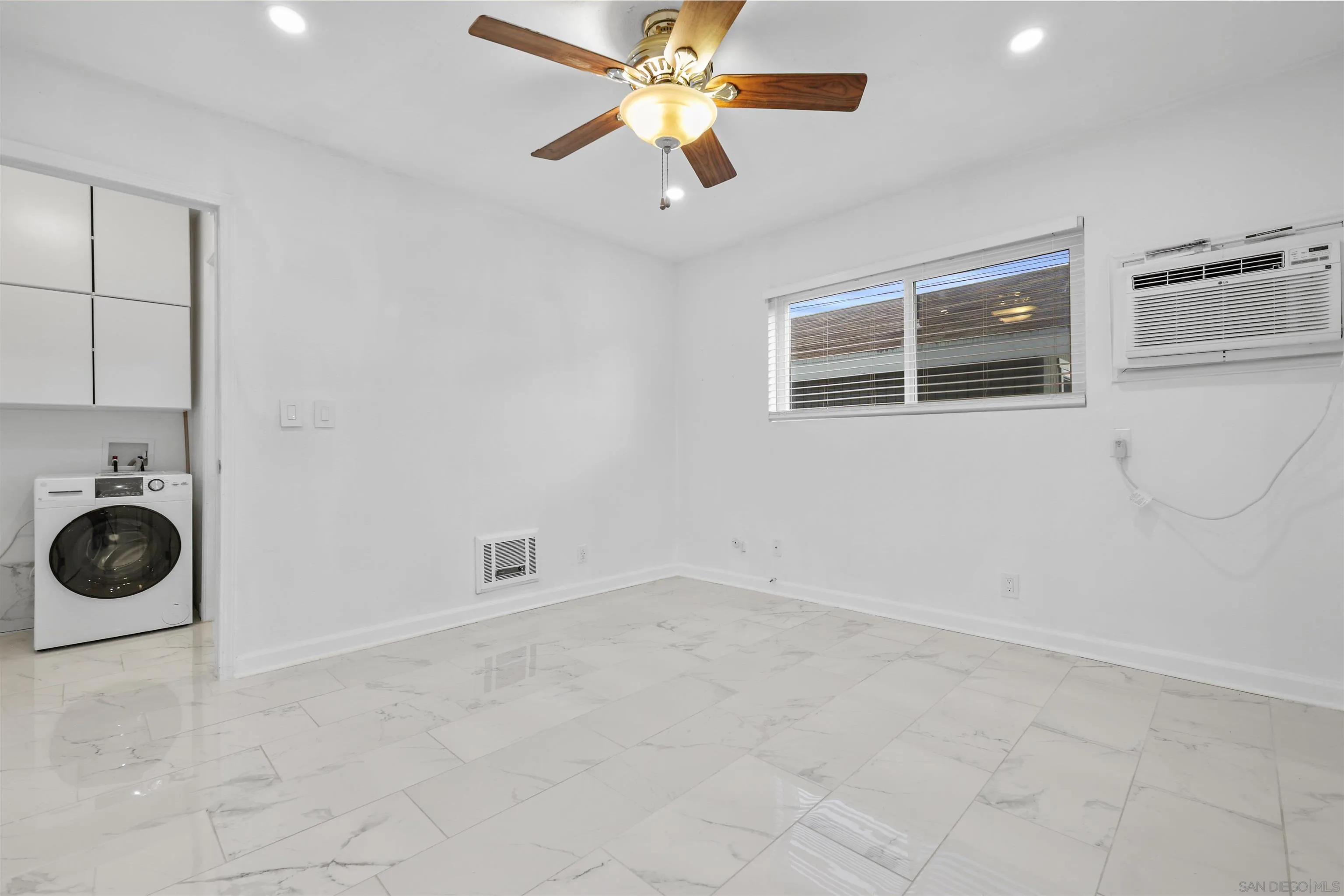 https://cdn.realtyfeed.com/cdn/127/260015644/502a784dd1e97b739e7232ba1eb730e9.webp