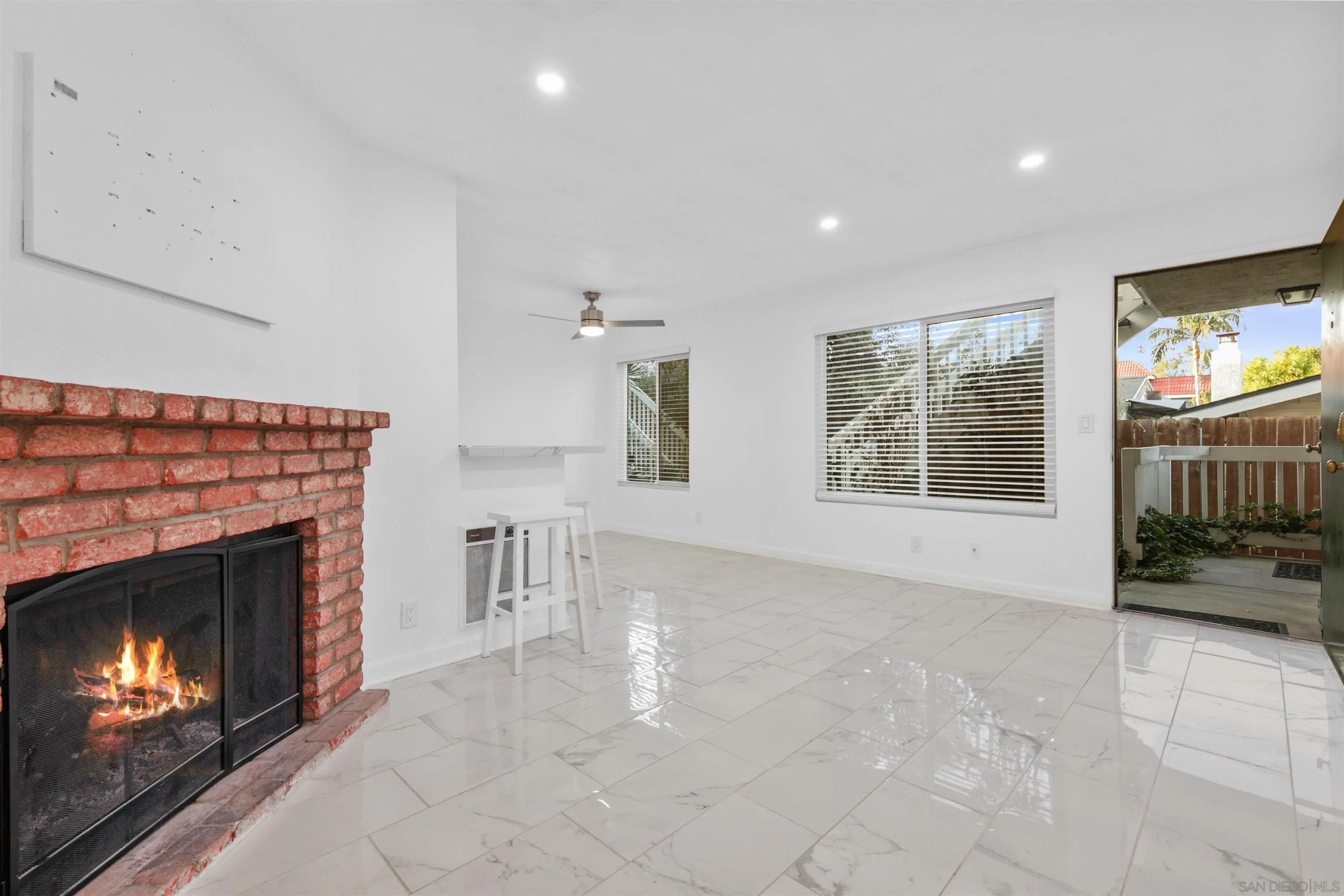 https://cdn.realtyfeed.com/cdn/127/260015644/b4ae2bcb14957f99acf43c3b35de9f4f.webp