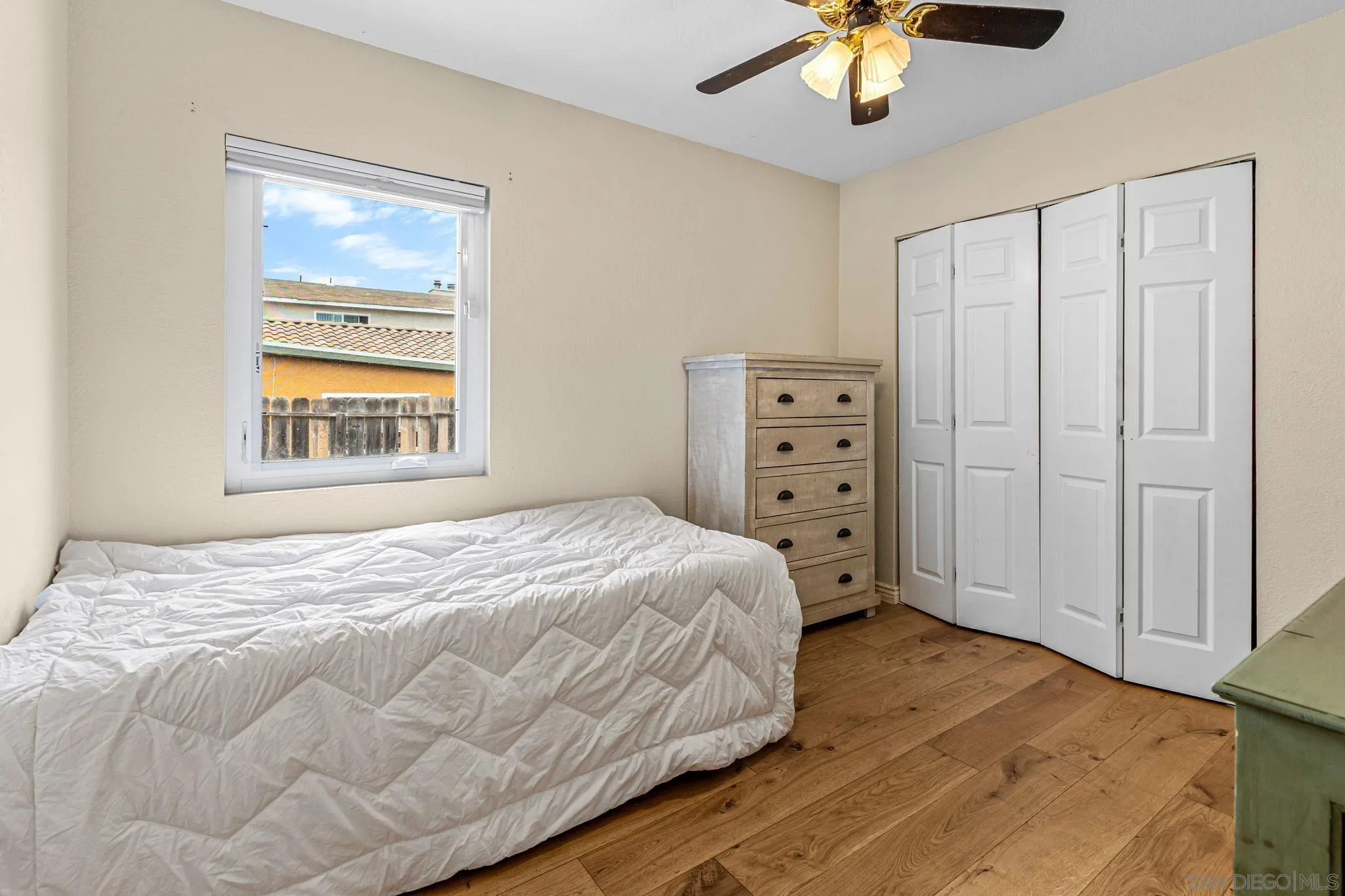 https://cdn.realtyfeed.com/cdn/127/260015647/151109691515612986e228e237b62d7e.webp