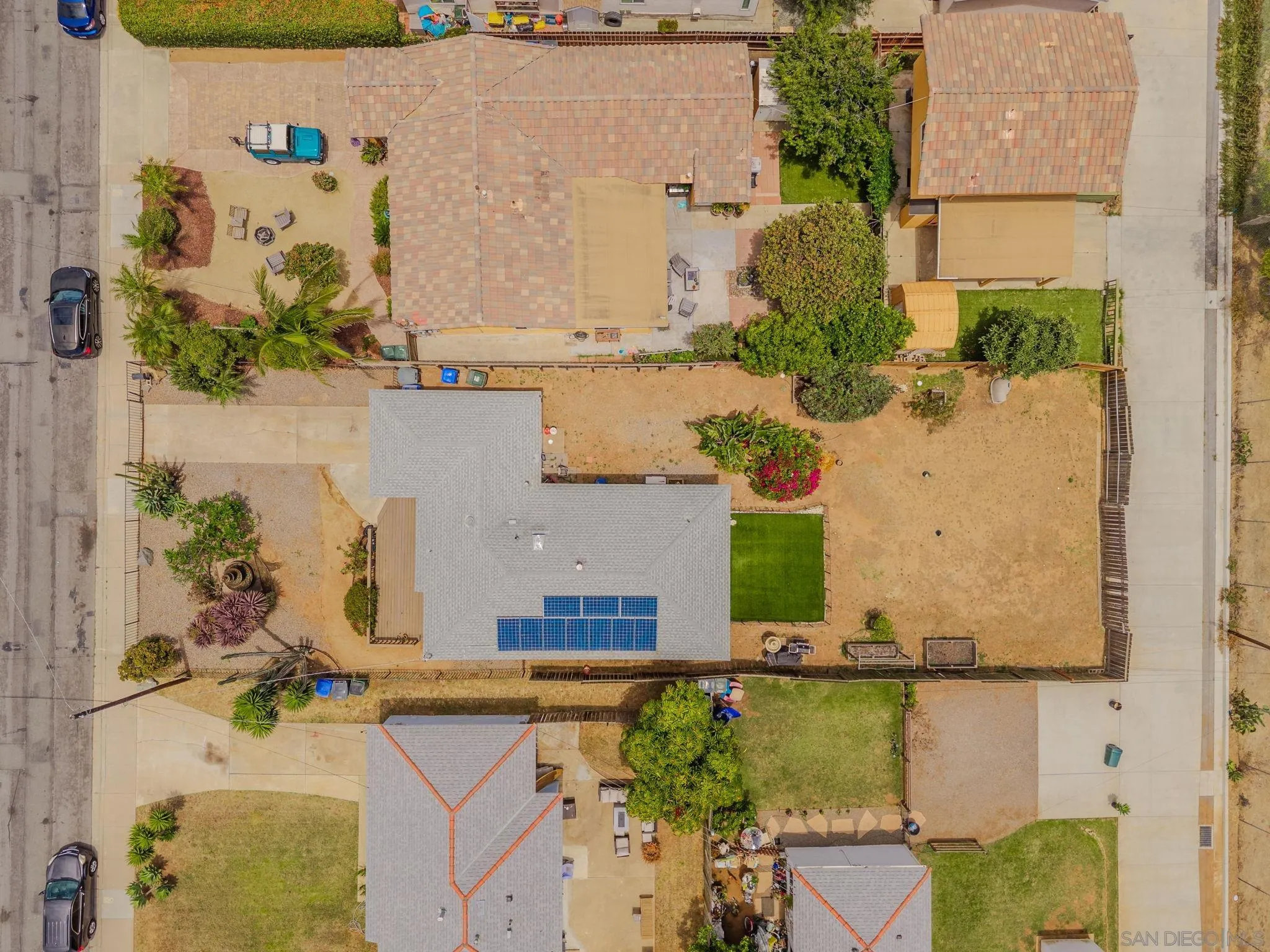 https://cdn.realtyfeed.com/cdn/127/260015647/2a6c70eac13de4b99520bffc5aeab86e.webp