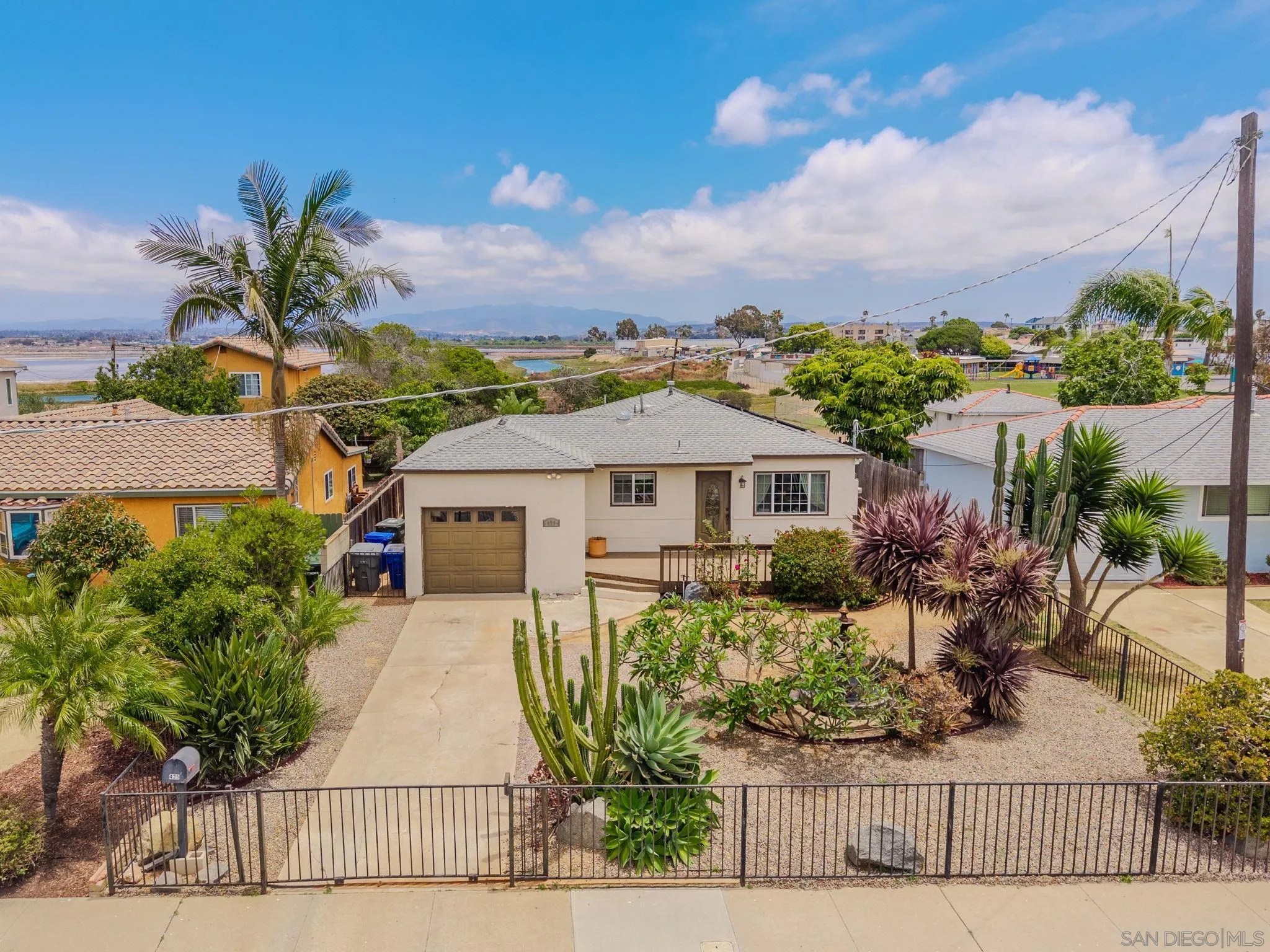 https://cdn.realtyfeed.com/cdn/127/260015647/3102816ba3f511188b1bdb756e65ae8b.webp