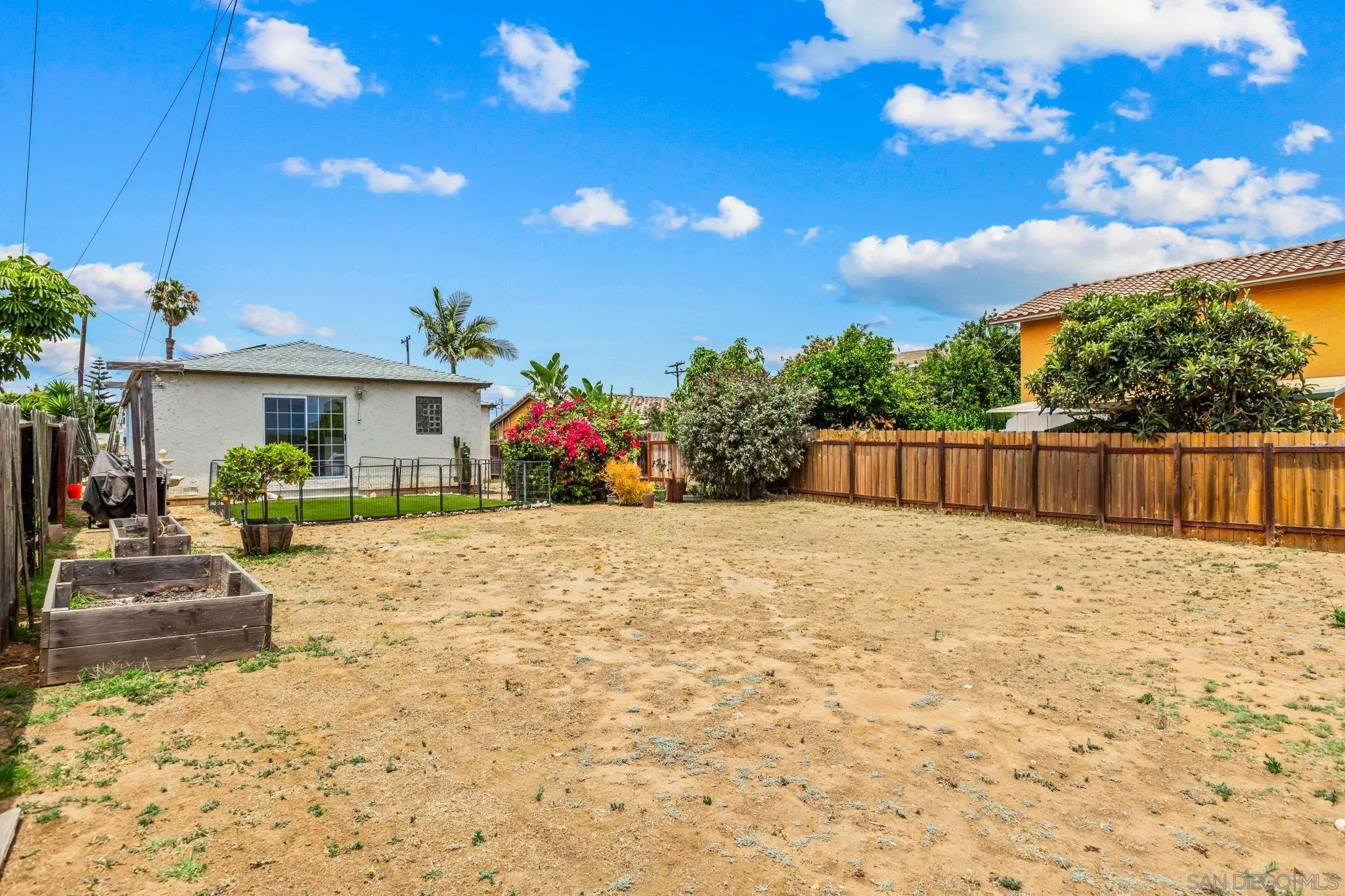 https://cdn.realtyfeed.com/cdn/127/260015647/9c29911357e2bd839a74600a11aca360.webp