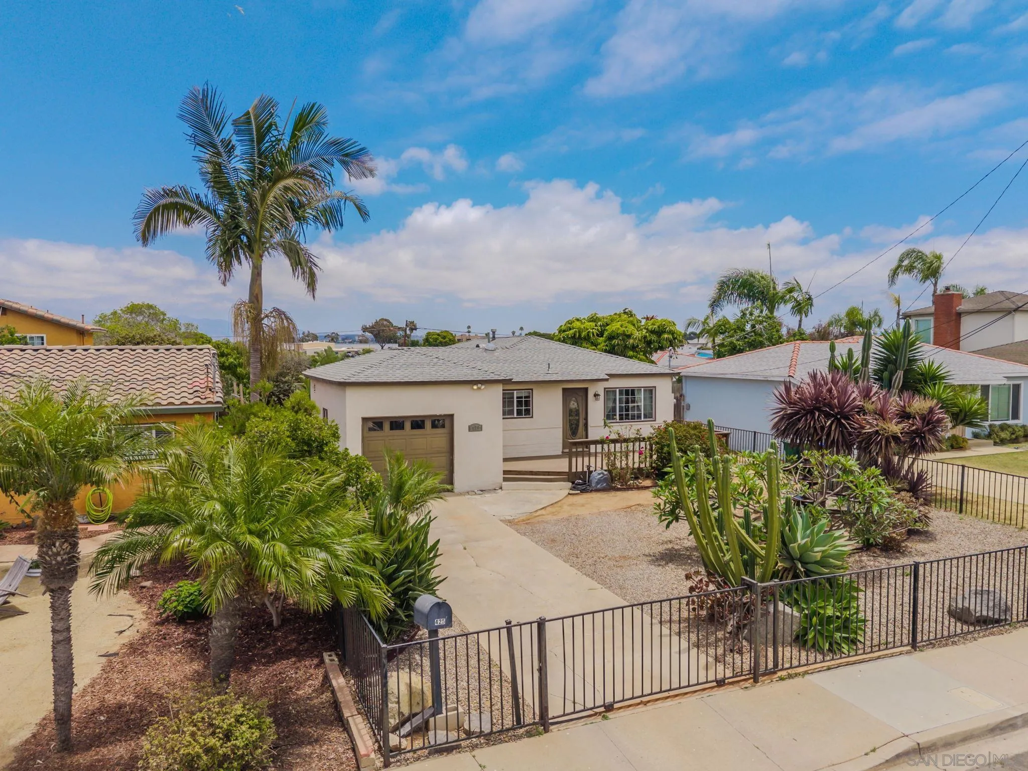 https://cdn.realtyfeed.com/cdn/127/260015647/b6052e35ff66d341e84c6828b066dbda.webp