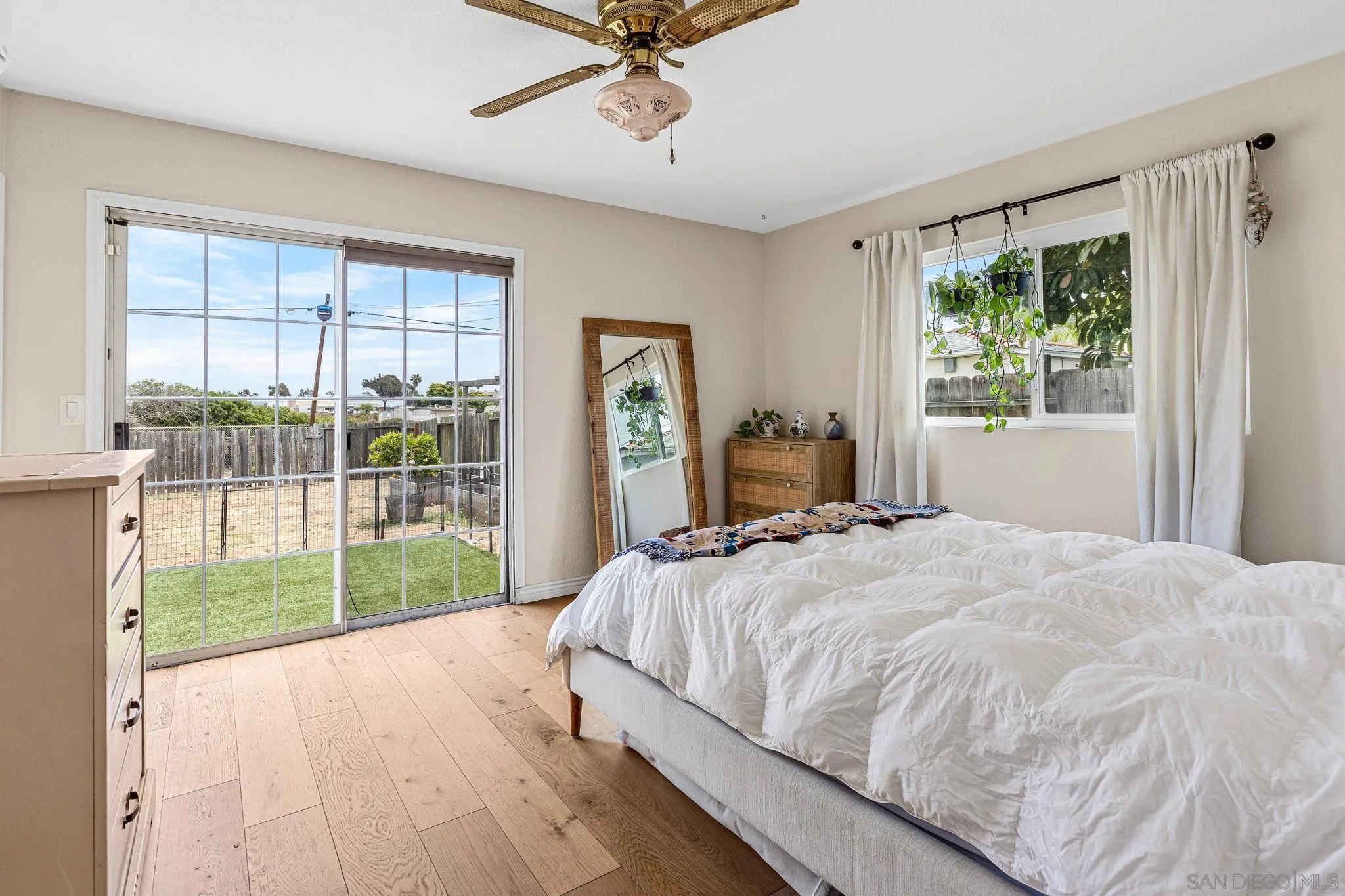 https://cdn.realtyfeed.com/cdn/127/260015647/f3d18f02854c600e70b537743223569e.webp