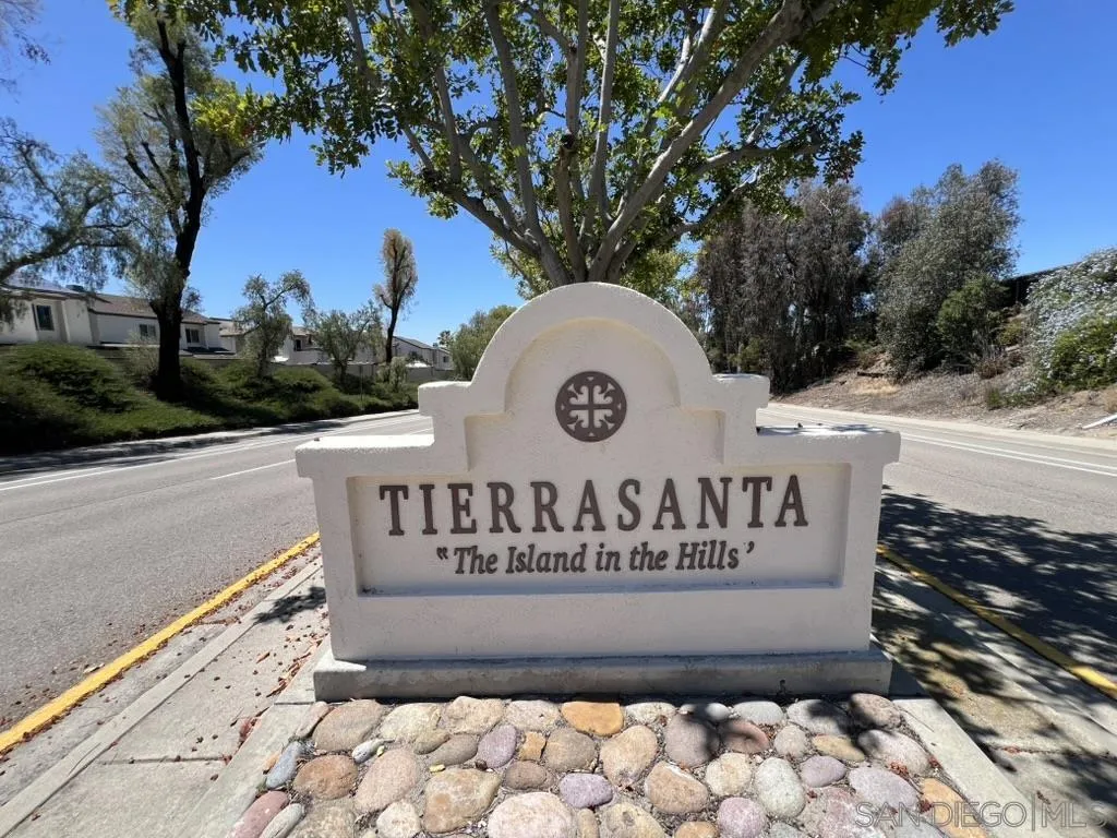 https://cdn.realtyfeed.com/cdn/127/260015648/16374670c0990f539e97614fbc70c690.webp