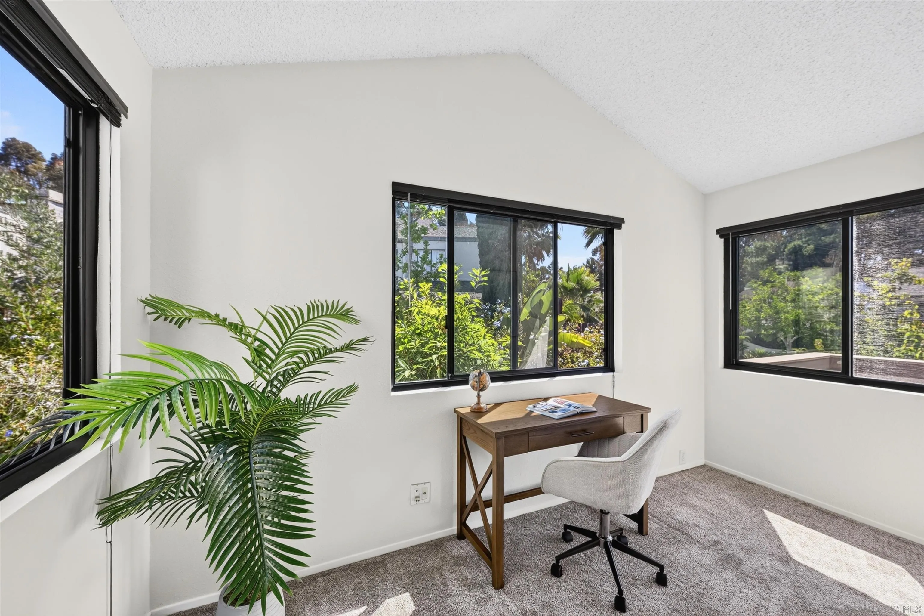 https://cdn.realtyfeed.com/cdn/127/260015648/3ade6c1feb4cfd885df6770eb18d6283.webp