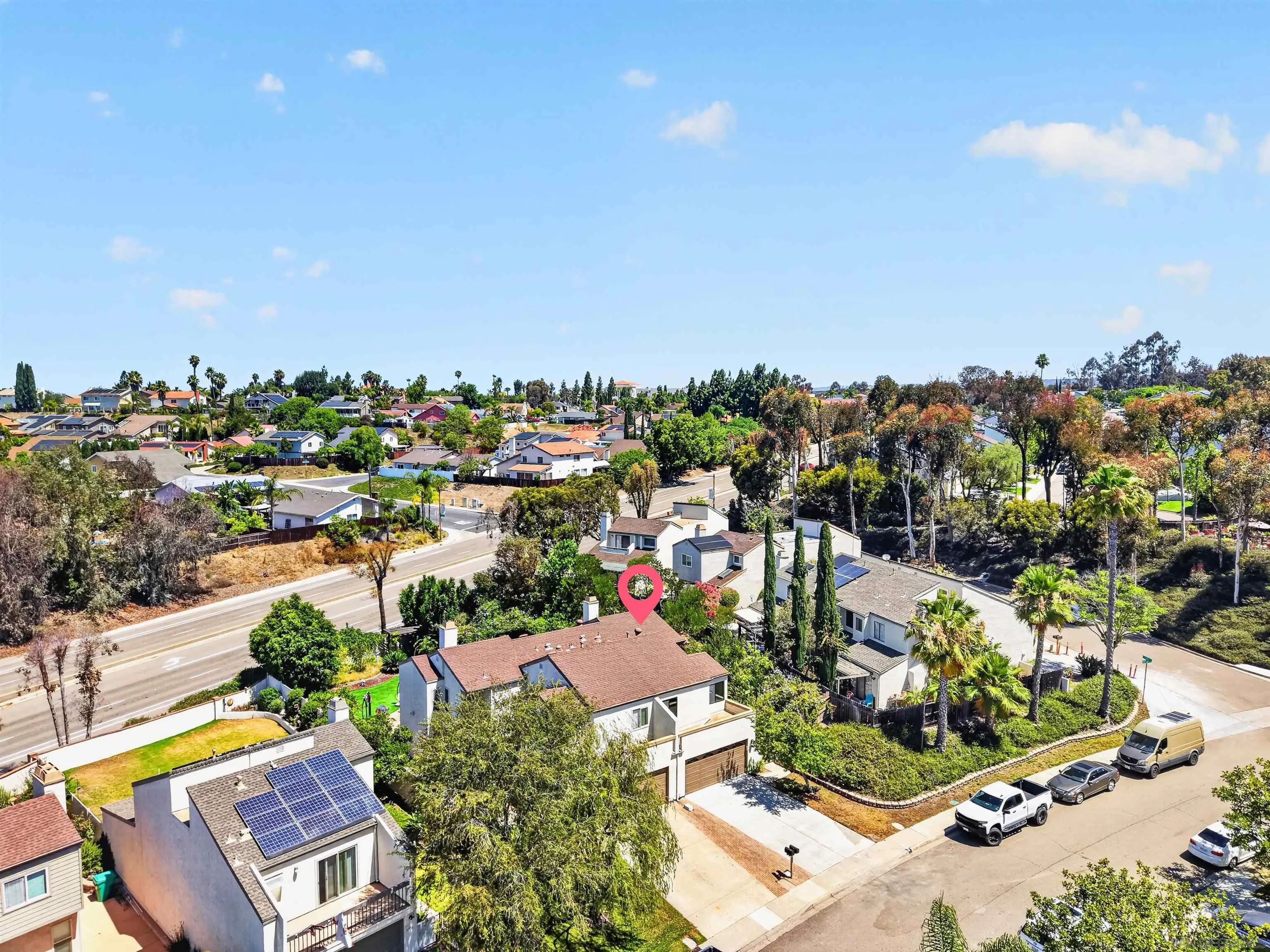 https://cdn.realtyfeed.com/cdn/127/260015648/414c0107b32ee67c644d7fedbadd2fc4.webp