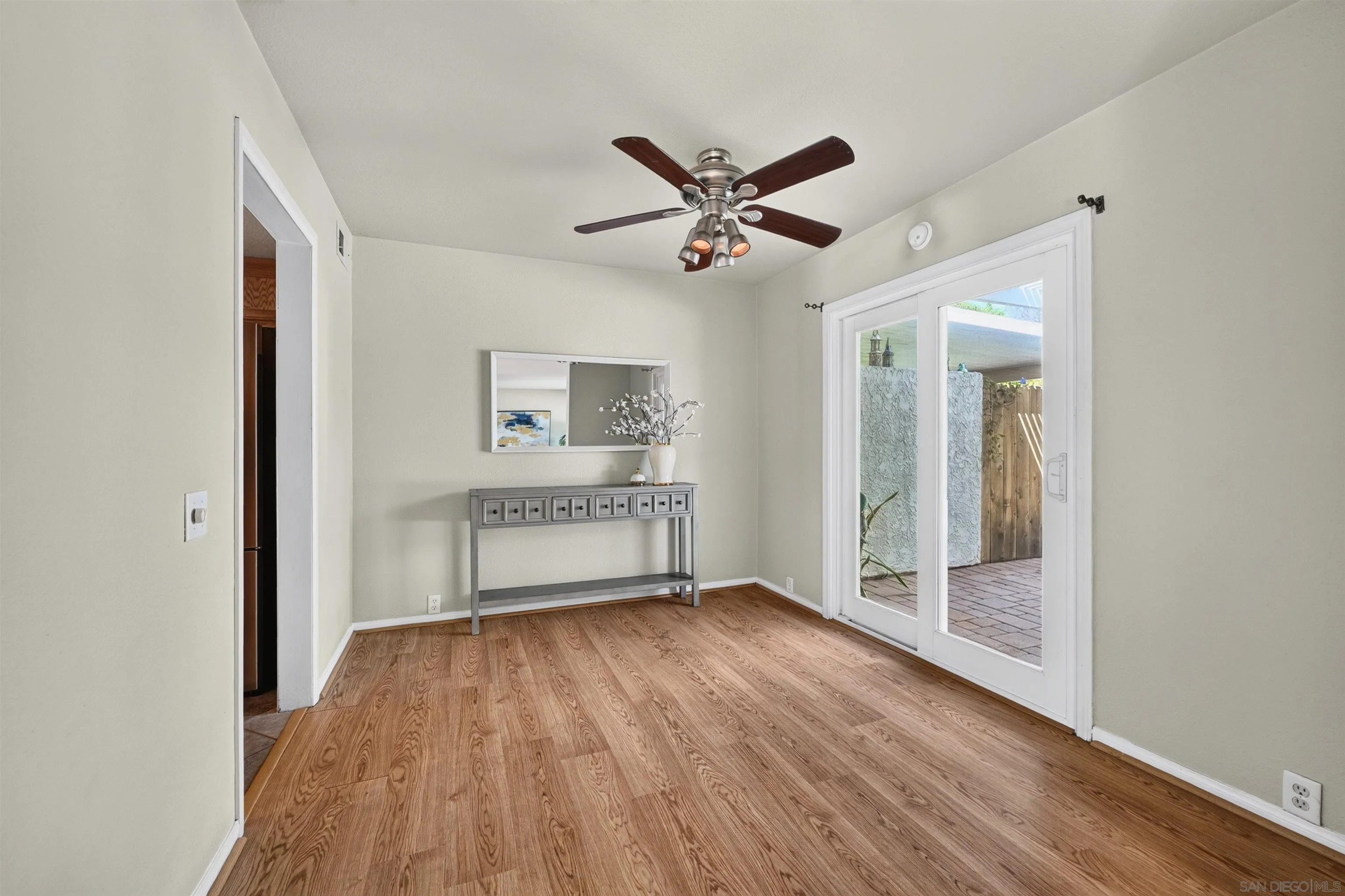 https://cdn.realtyfeed.com/cdn/127/260015648/4f7f65f03df7bd9bbf886a1cf2d08943.webp