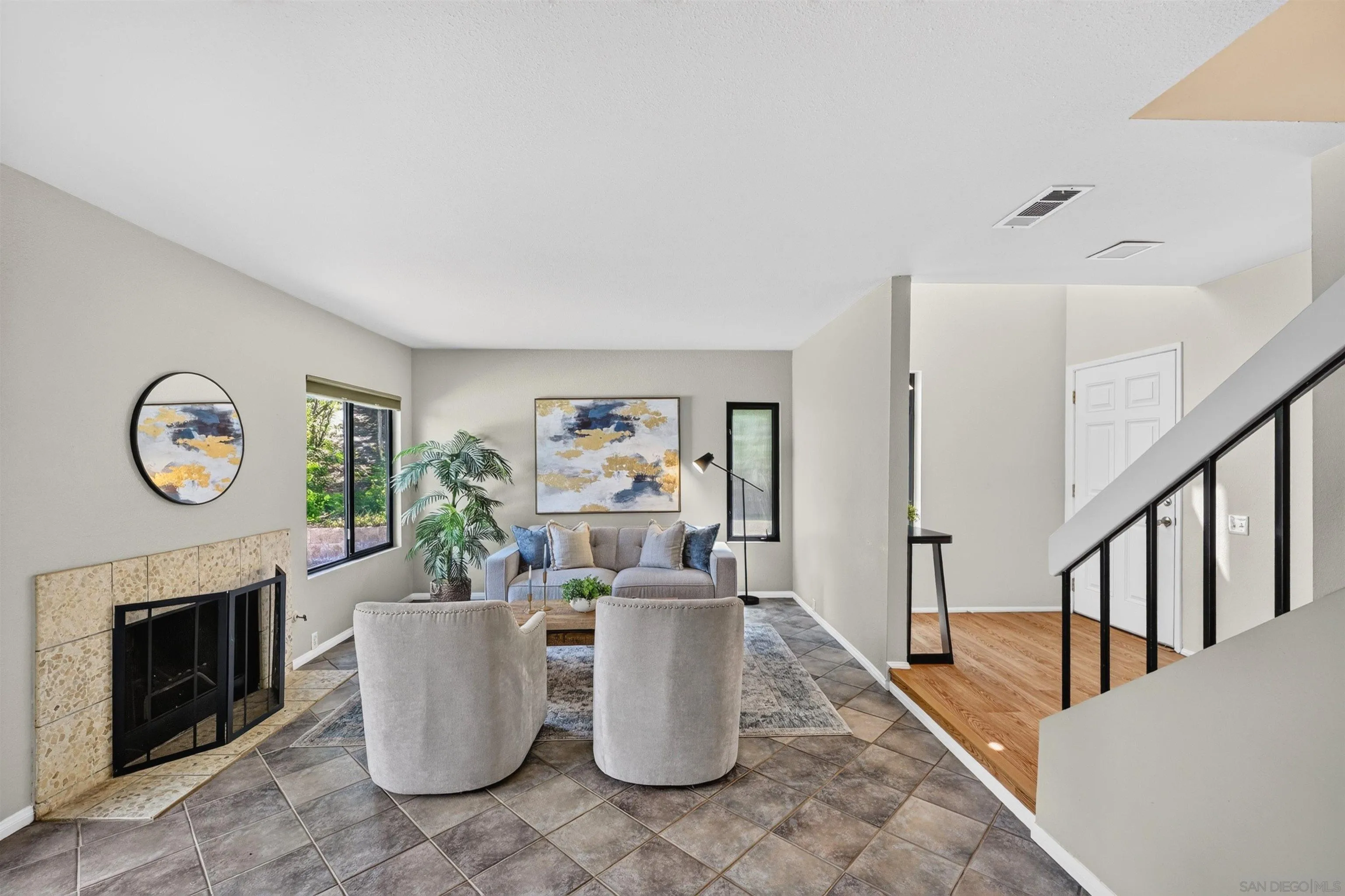 https://cdn.realtyfeed.com/cdn/127/260015648/4f868e3af8705bf8985c9435a53b6936.webp