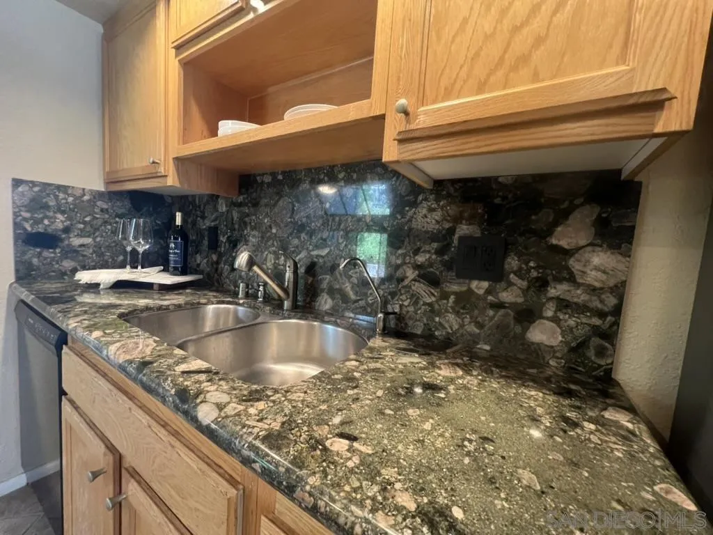 https://cdn.realtyfeed.com/cdn/127/260015648/572110c76e7ecc9e0aa6395fb3322ef4.webp