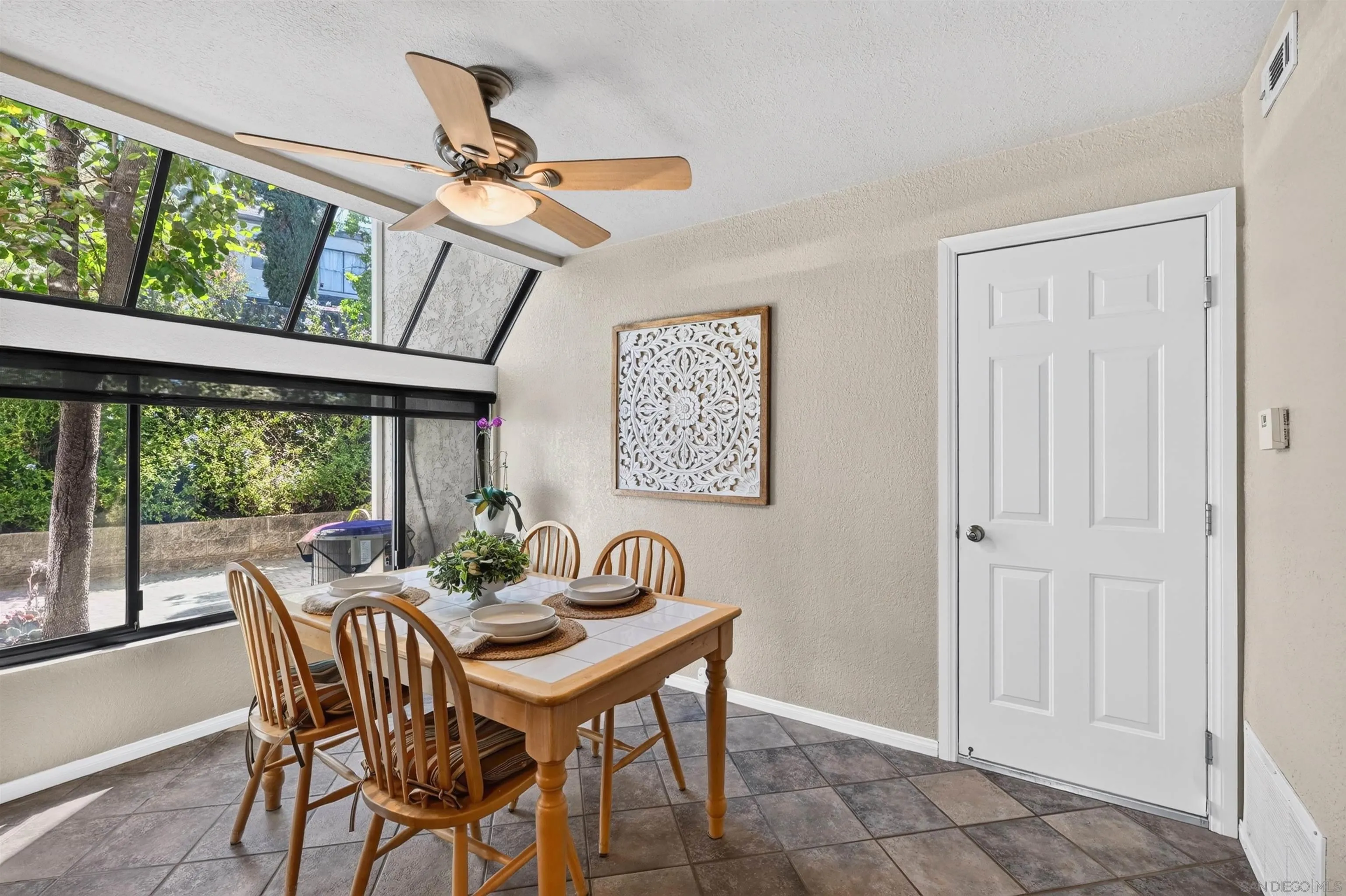 https://cdn.realtyfeed.com/cdn/127/260015648/6b552f74b1c084783f539971694bb846.webp