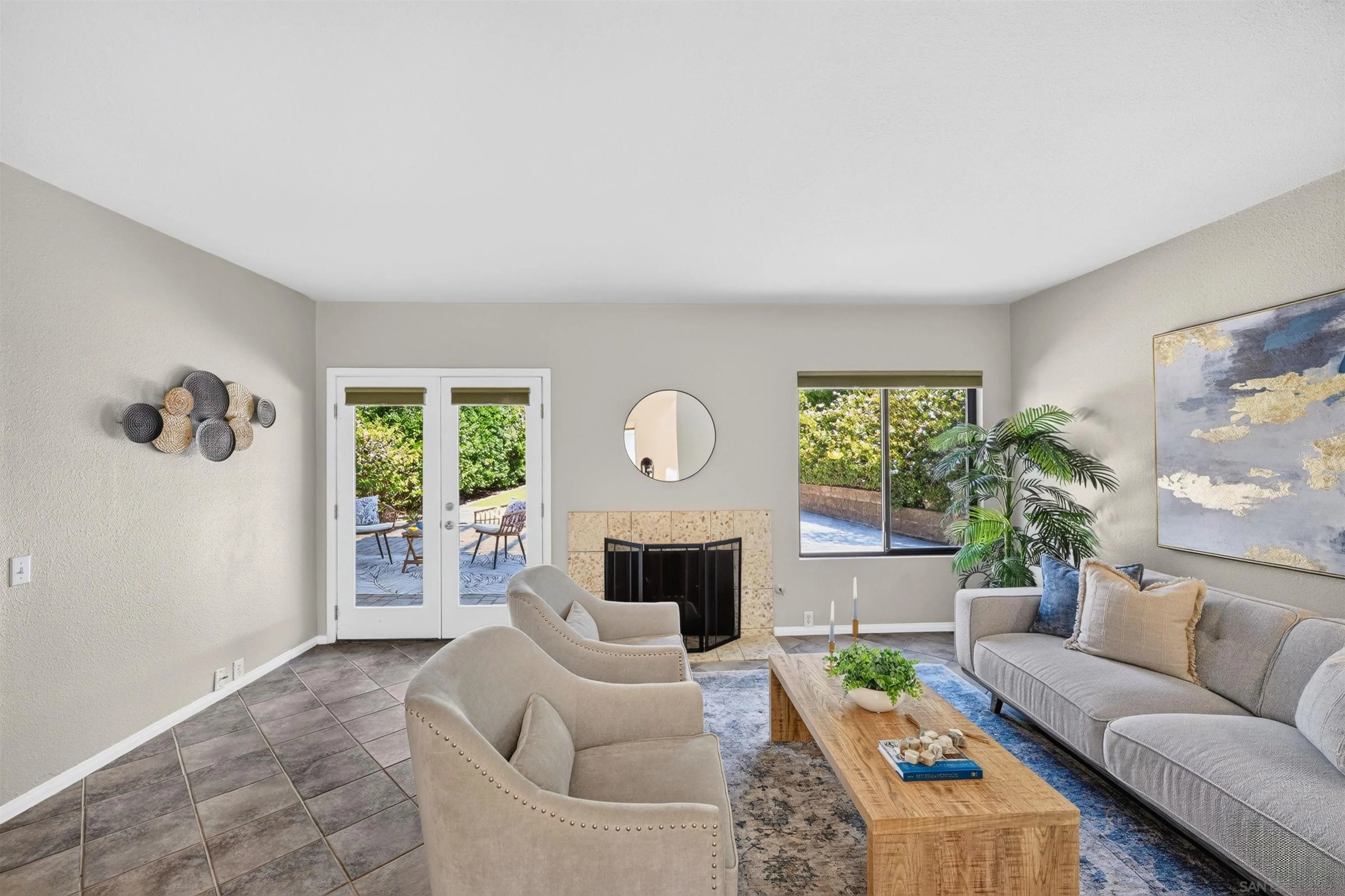 https://cdn.realtyfeed.com/cdn/127/260015648/79de8797e1a066ad69f877d64ba95371.webp