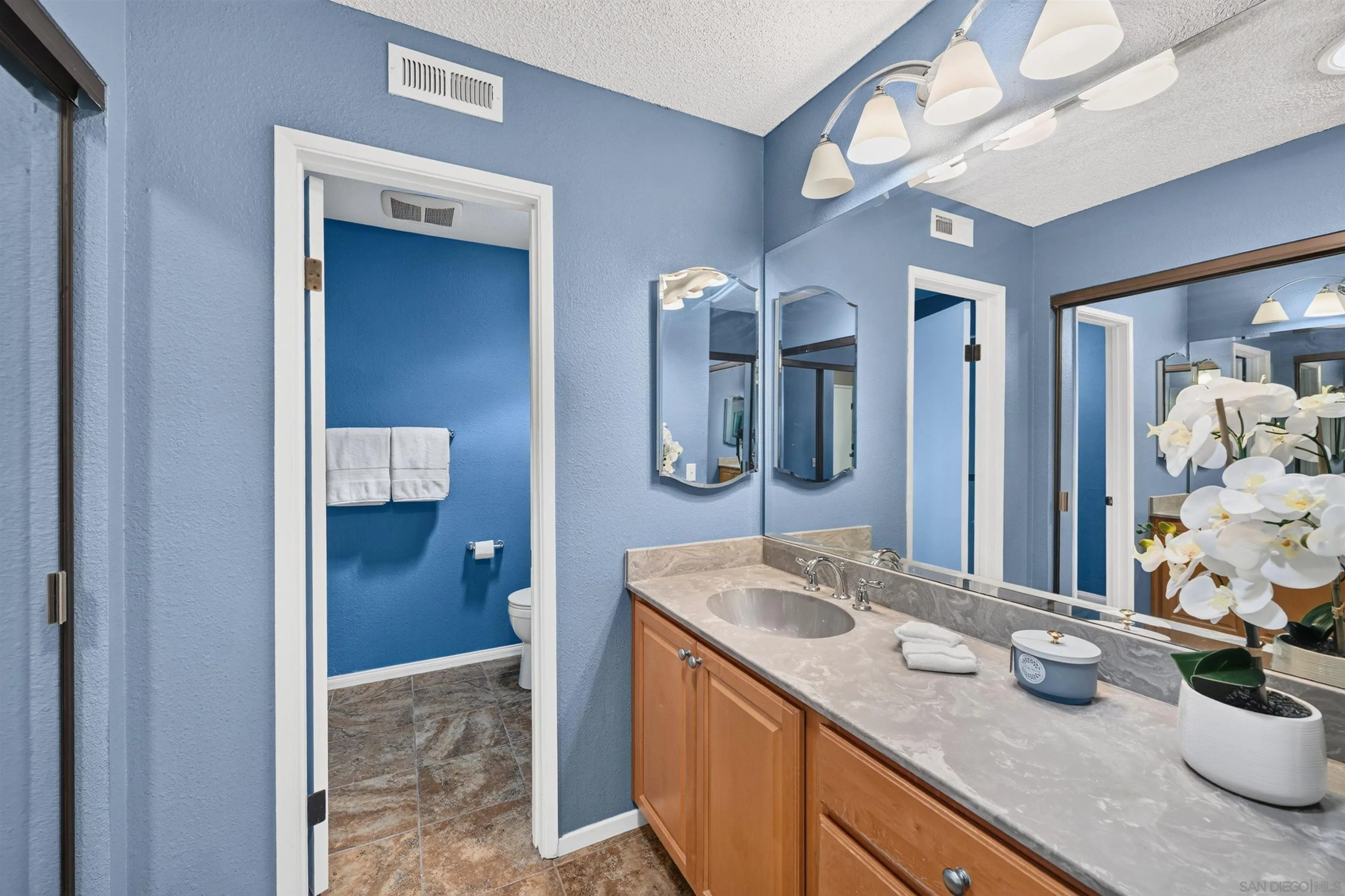 https://cdn.realtyfeed.com/cdn/127/260015648/9433b7452323739b039e97ca0d40b424.webp