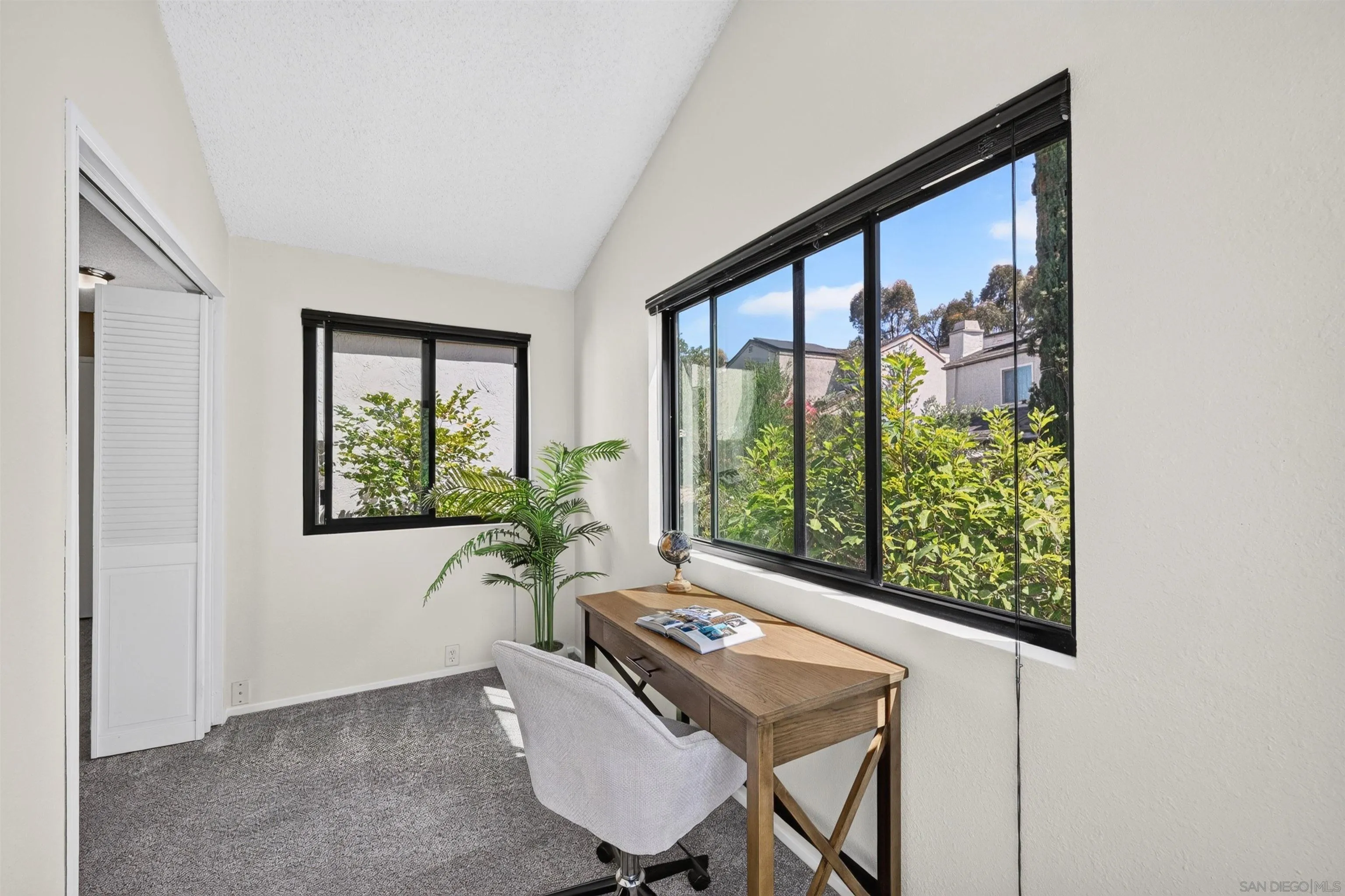 https://cdn.realtyfeed.com/cdn/127/260015648/a68d8260a54c7b7153d35479af7ff6f8.webp