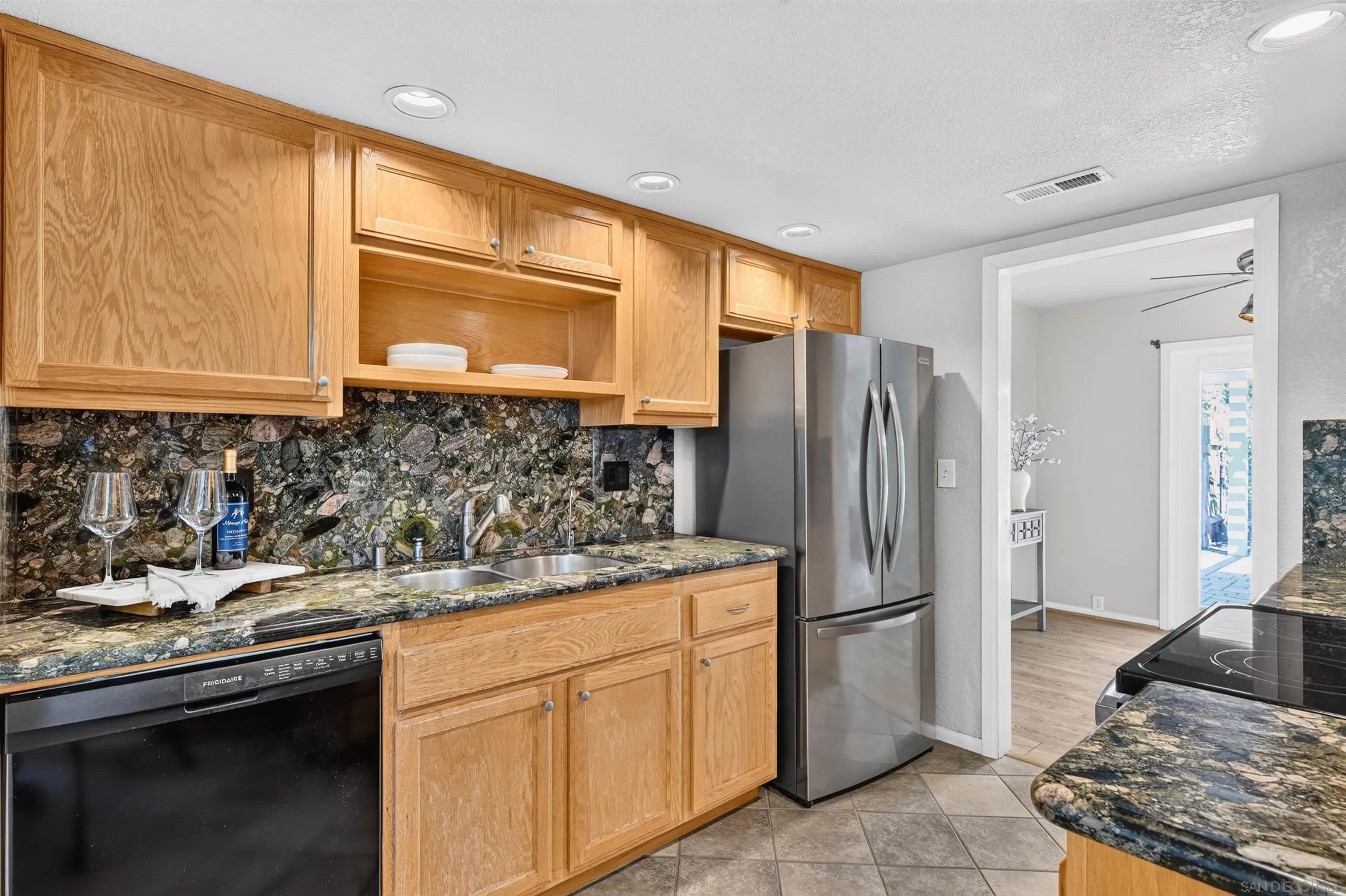 https://cdn.realtyfeed.com/cdn/127/260015648/b33065f4d65227ac7cc1fb61e192f0cb.webp