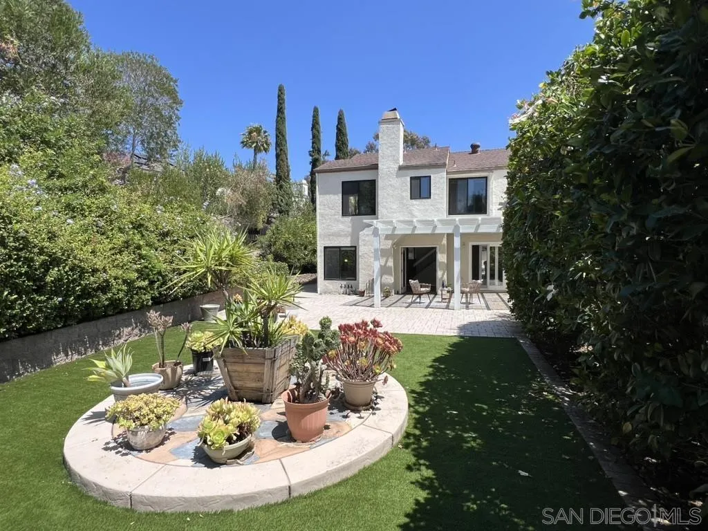 https://cdn.realtyfeed.com/cdn/127/260015648/baeed63573f9607214026f78f660ae6f.webp