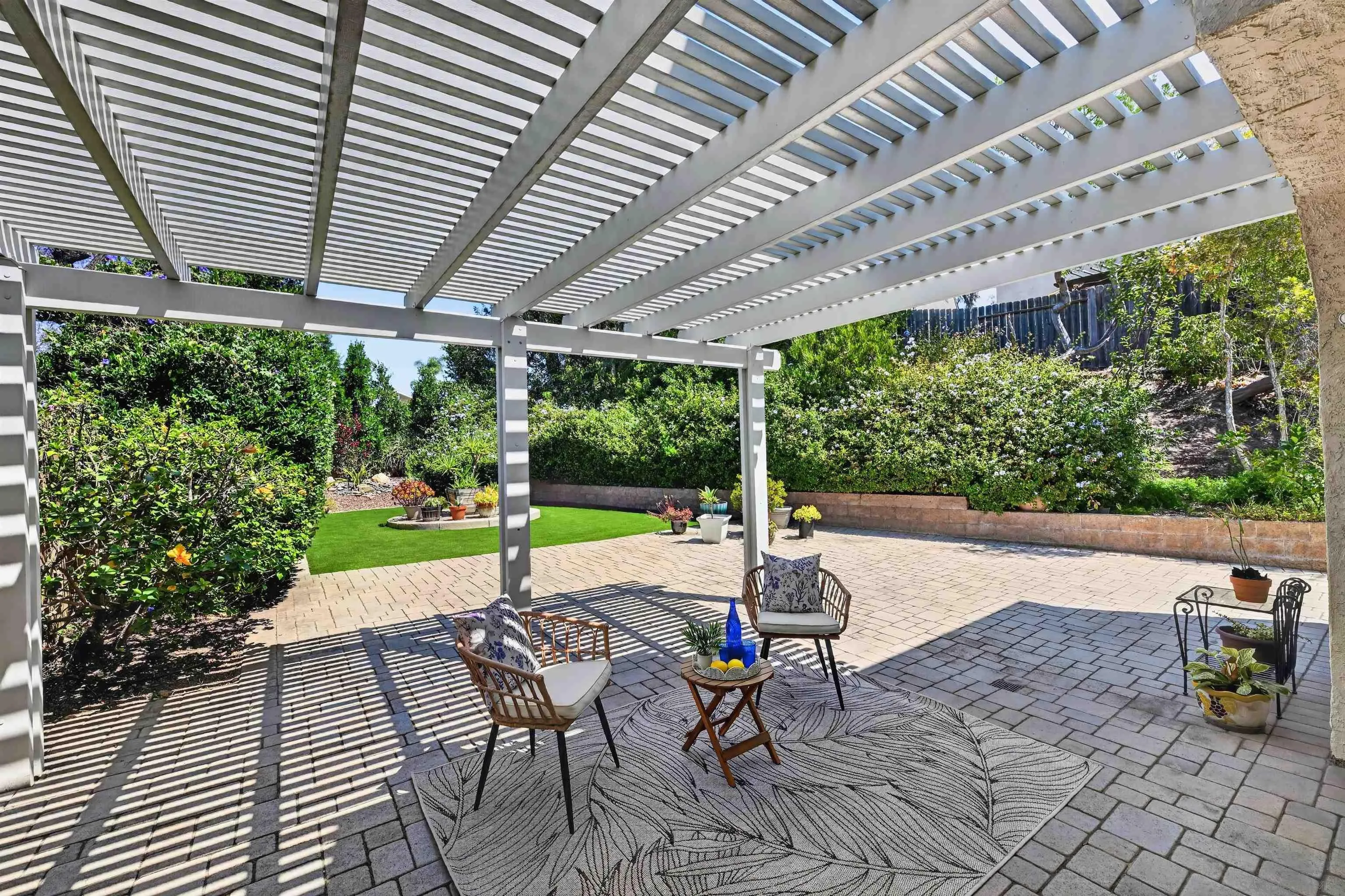 https://cdn.realtyfeed.com/cdn/127/260015648/e16cd5fc617287dafc5ae2e2dfcae72d.webp