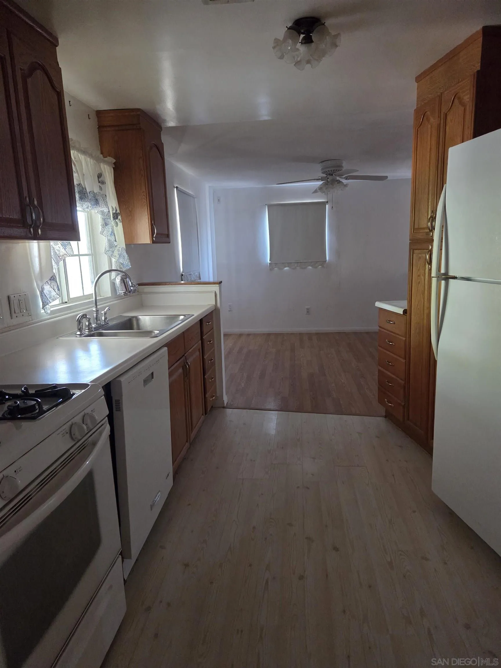 2550 E Valley Parkway Unit 122, Escondido, CA 92027 - Photo 4 of 15, Escondido, CA