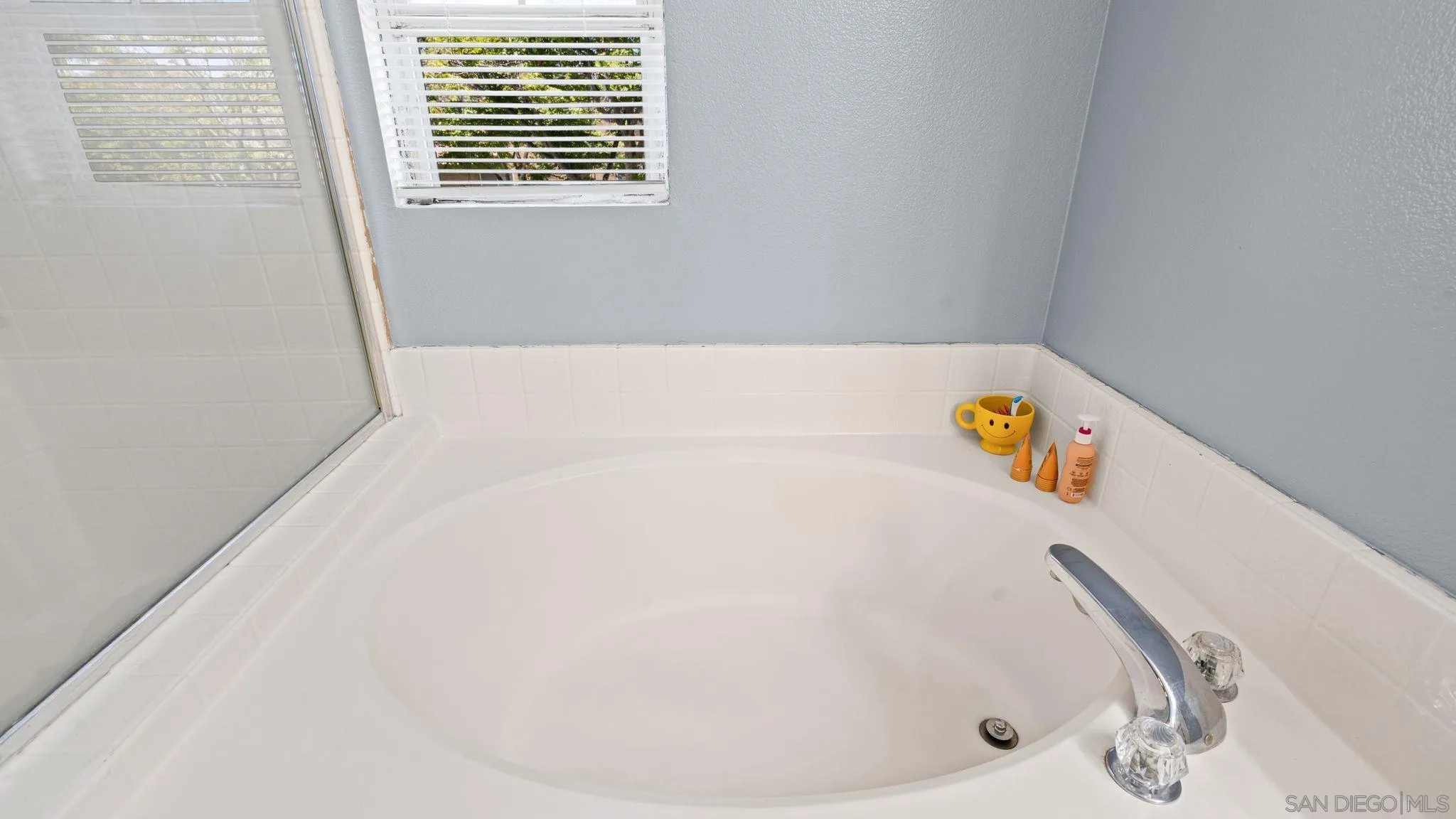 https://cdn.realtyfeed.com/cdn/127/260015652/ca83357c1d945a9b5aa6686e3aded28c.webp