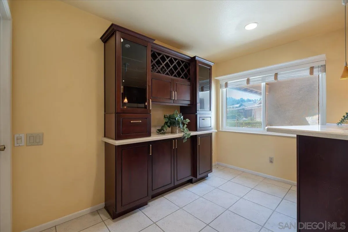 https://cdn.realtyfeed.com/cdn/127/260015655/0d61ee085886dc4d60d7d5f92d51008e.webp