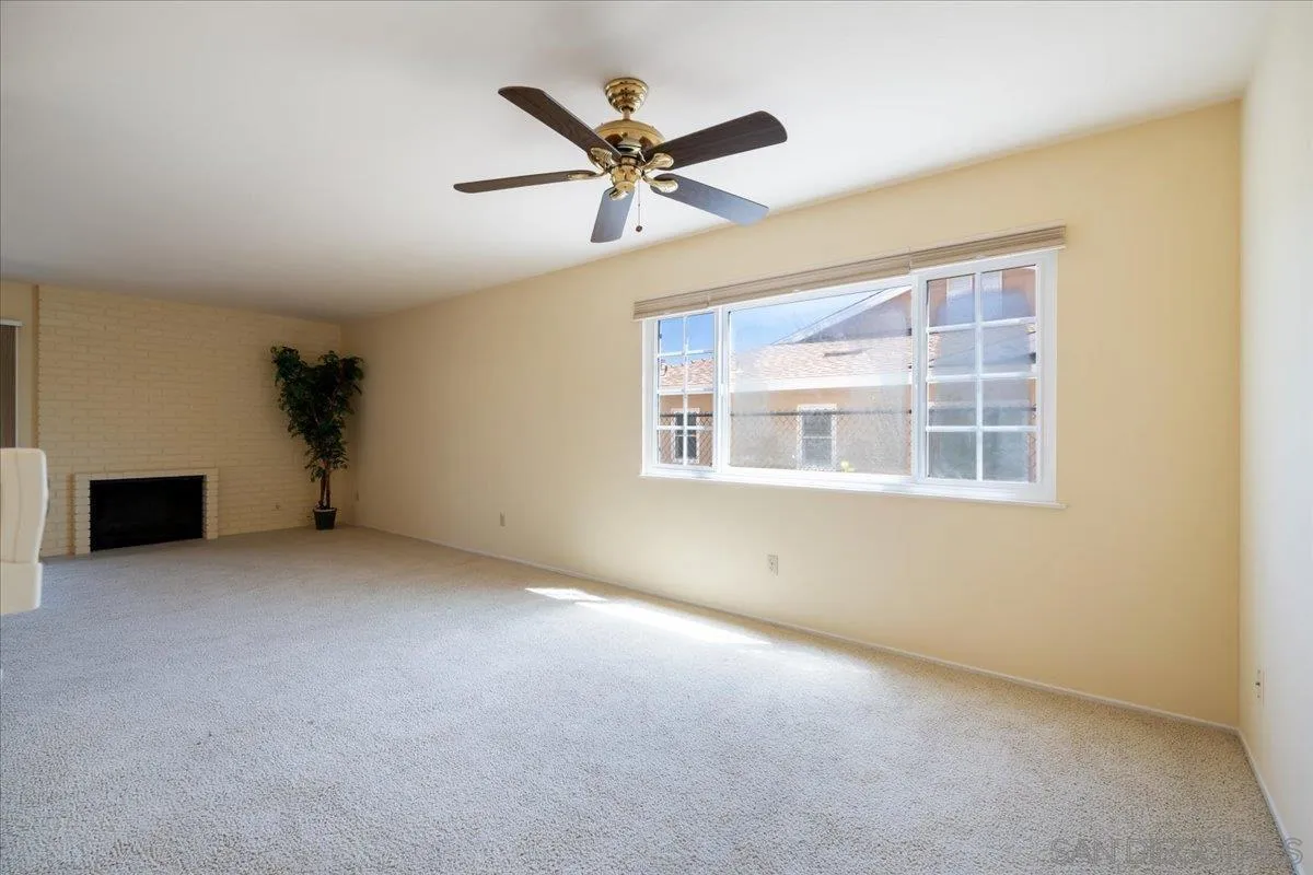 https://cdn.realtyfeed.com/cdn/127/260015655/459155689f910fa916546f68f6deb9e3.webp