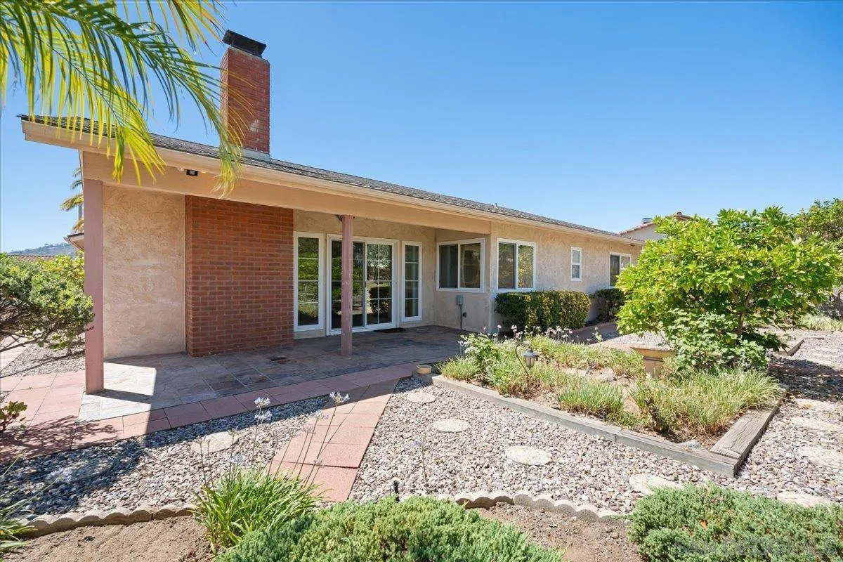 https://cdn.realtyfeed.com/cdn/127/260015655/7286c8bfedc6ffd0c8ef5446d40c0781.webp