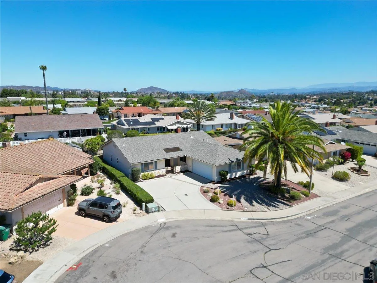 https://cdn.realtyfeed.com/cdn/127/260015655/a905744741c1757b8110ccff41c9bb25.webp