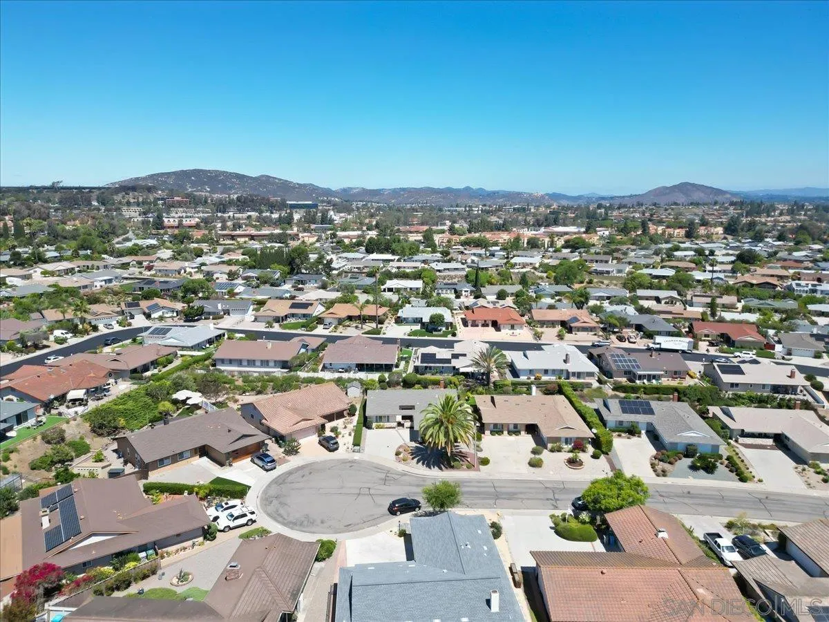 https://cdn.realtyfeed.com/cdn/127/260015655/b47c158658e01669bc0680836a7beb1a.webp