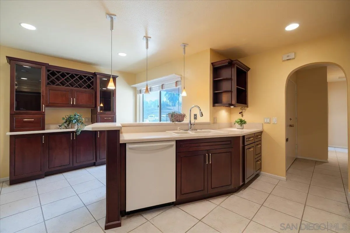 https://cdn.realtyfeed.com/cdn/127/260015655/b8df9d756b614f0707ab68599605f76d.webp
