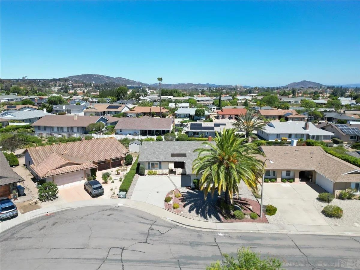 https://cdn.realtyfeed.com/cdn/127/260015655/c1eaaeca38e70b39d27694720918e0ee.webp