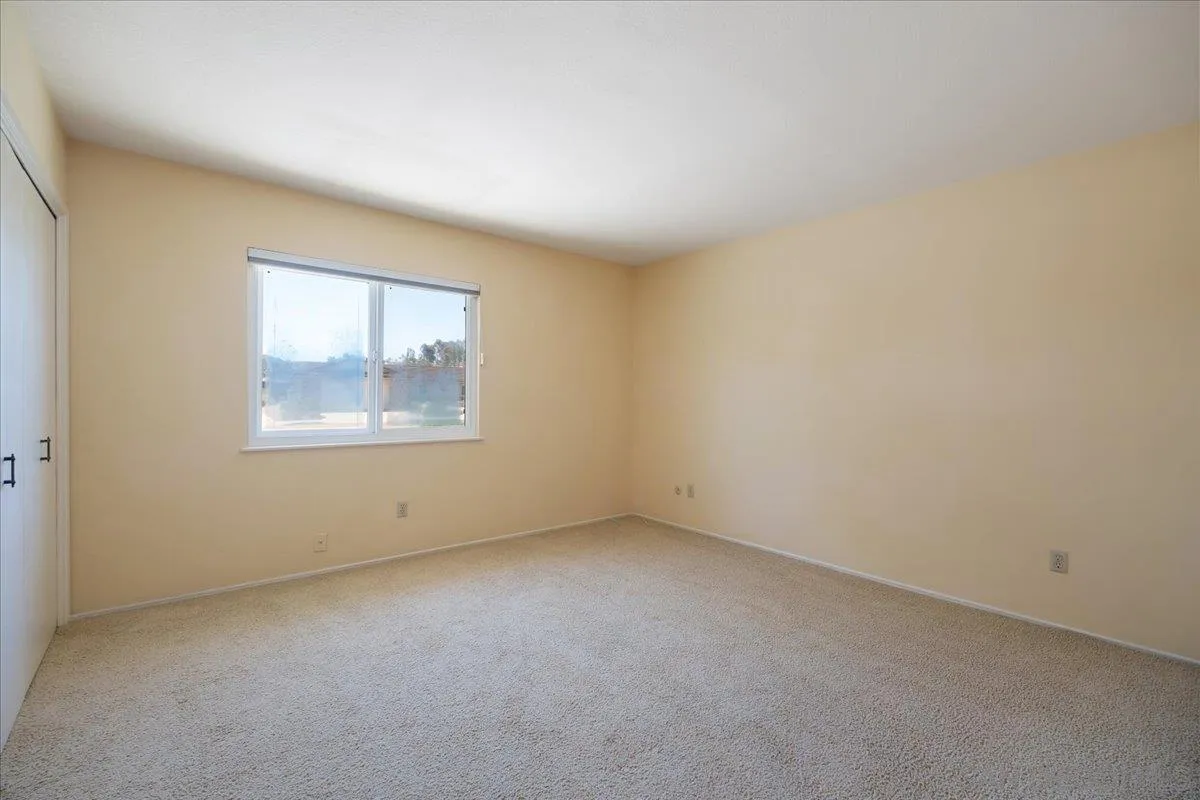 https://cdn.realtyfeed.com/cdn/127/260015655/c5f7b4a5f1d37d00dc78151ce7aa2030.webp
