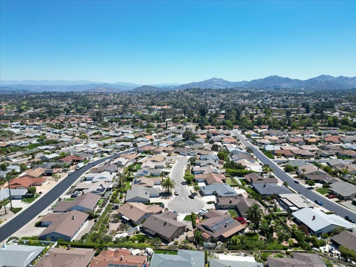 https://cdn.realtyfeed.com/cdn/127/260015655/cd067921de3e37e960d63d24a39ea193.webp