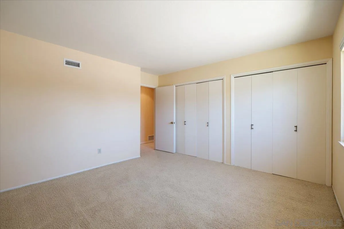 https://cdn.realtyfeed.com/cdn/127/260015655/cd842a7328f9c3340d6333d96de7c043.webp