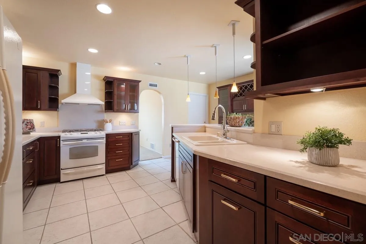 https://cdn.realtyfeed.com/cdn/127/260015655/fa5636bc0b76bb7b71828d6159653baf.webp