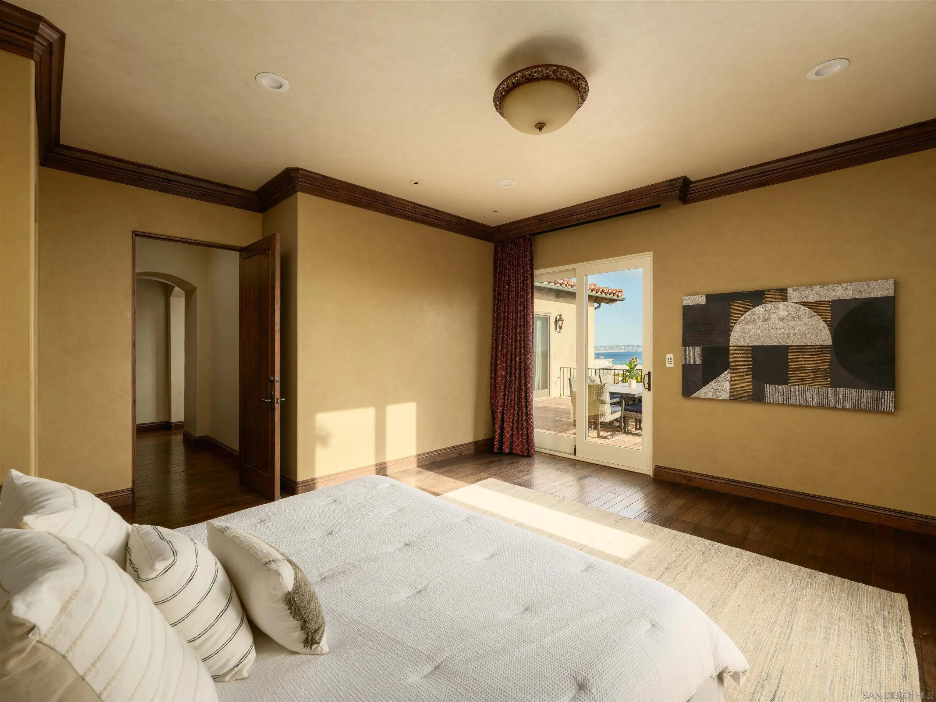 https://cdn.realtyfeed.com/cdn/127/260015657/346bc7e452f1f9608ffb32d43d0f0583.webp