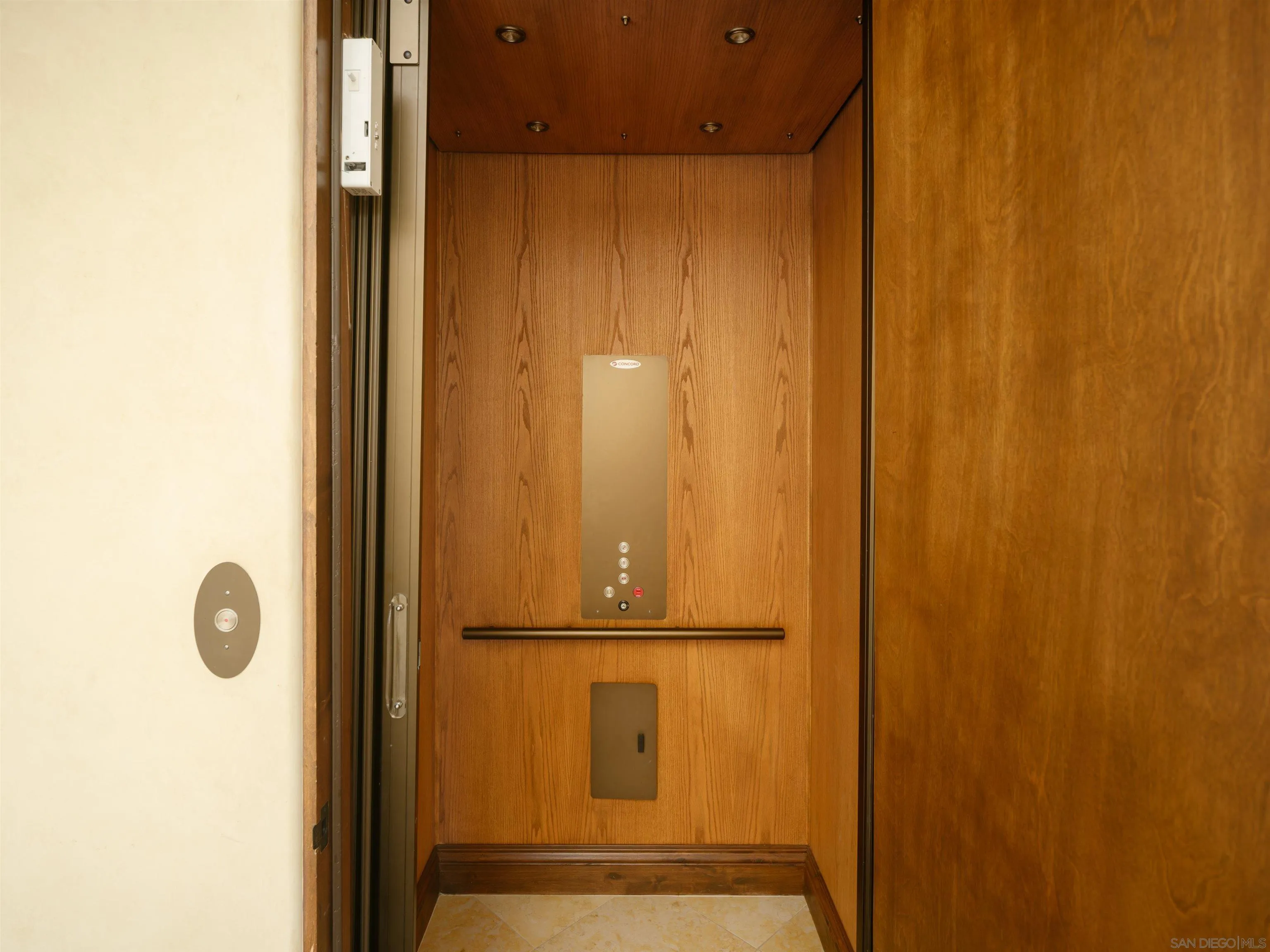 https://cdn.realtyfeed.com/cdn/127/260015657/670cdde837e19e48b99d028a87ab1c70.webp