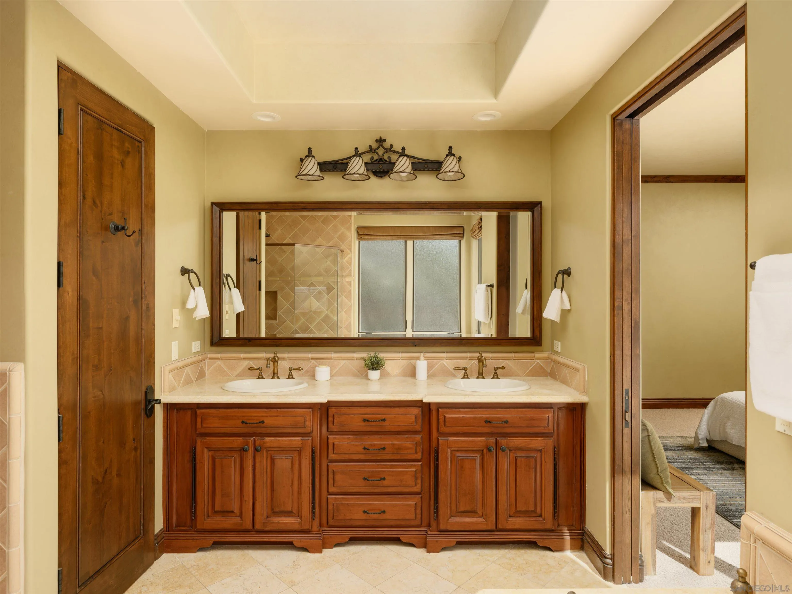 https://cdn.realtyfeed.com/cdn/127/260015657/74b6bdbd1db77df9523867eaa0e35807.webp