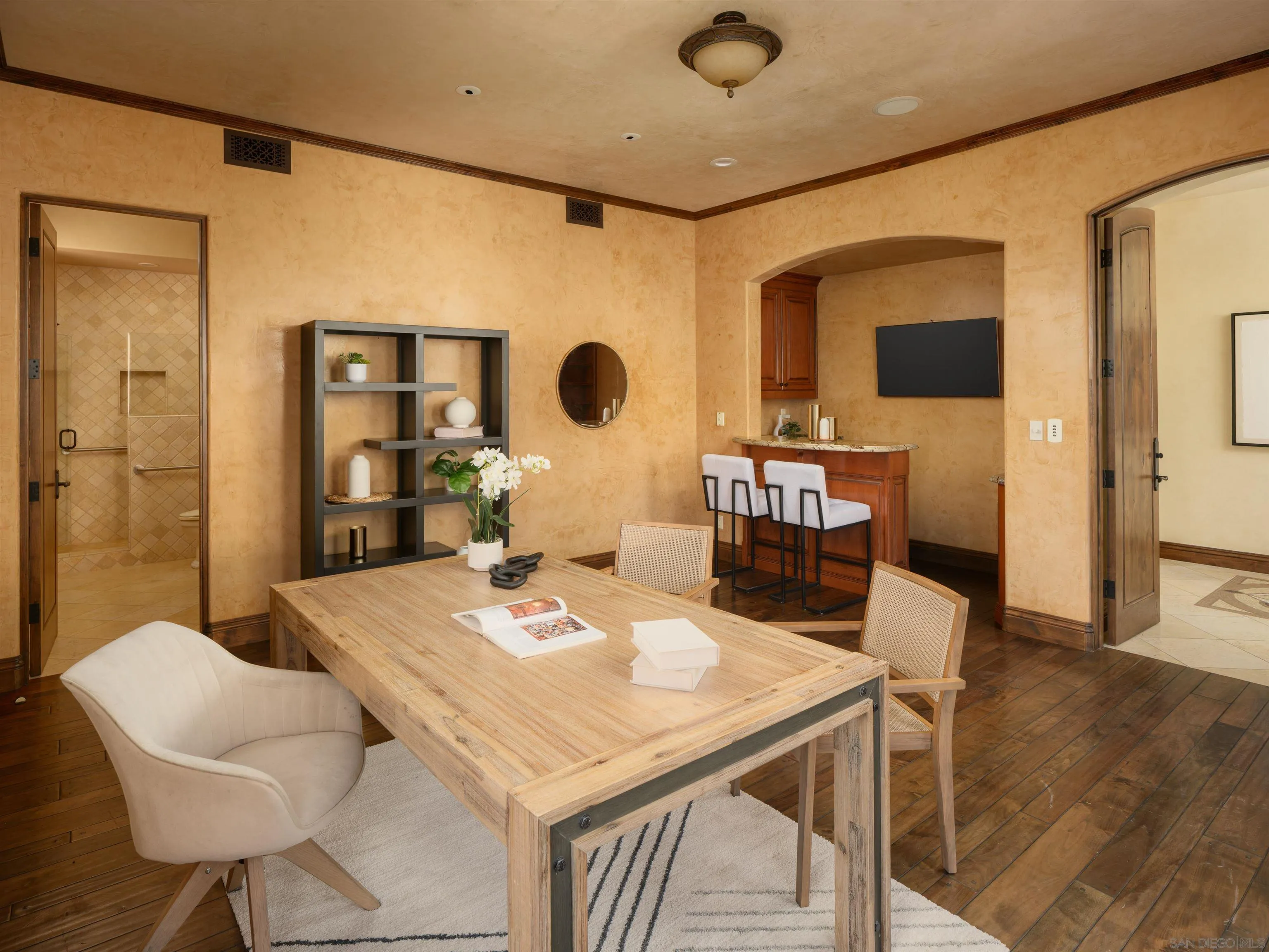 https://cdn.realtyfeed.com/cdn/127/260015657/90aca269a80ae97eb1b71977eb3bb814.webp