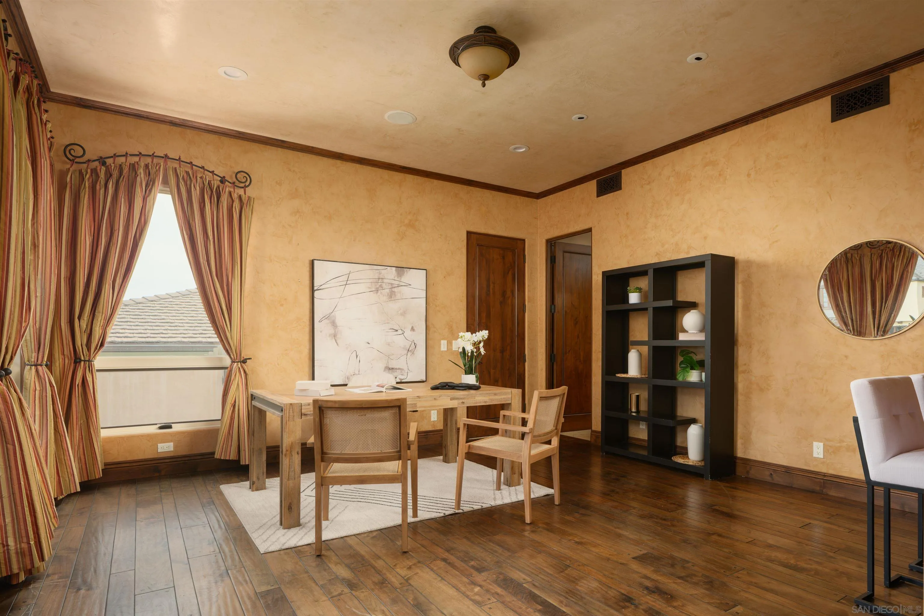 https://cdn.realtyfeed.com/cdn/127/260015657/c4c006854b42e77ac2fac8aecf529da9.webp