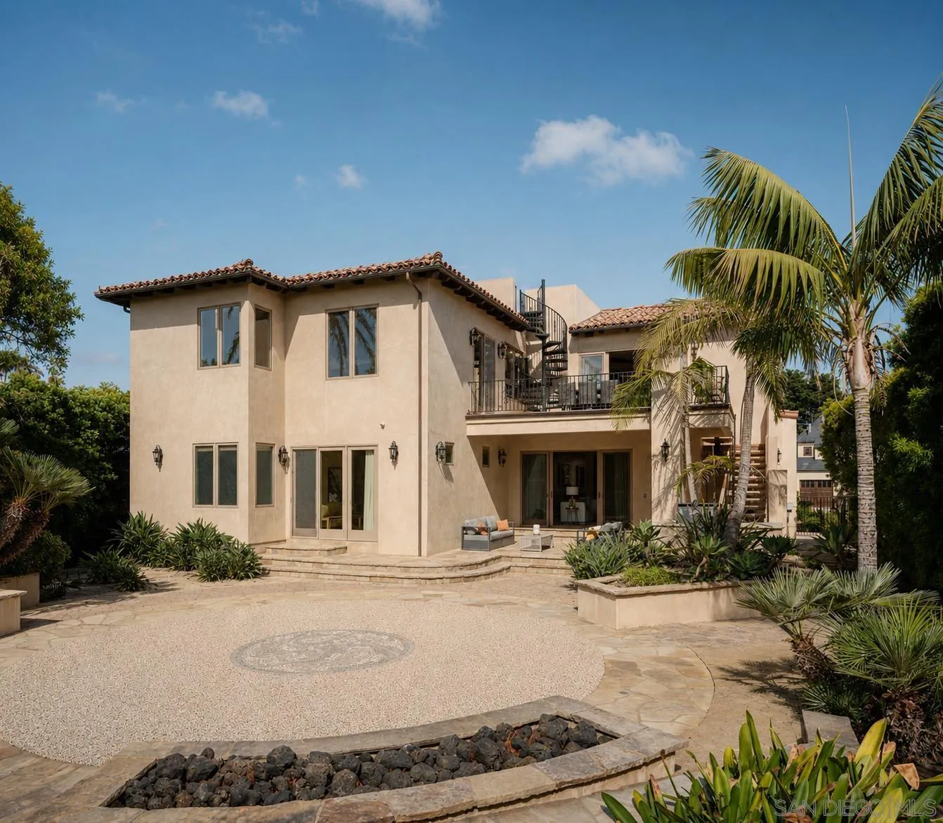 https://cdn.realtyfeed.com/cdn/127/260015657/c8101eb87defcdd516a787dee869ee71.webp
