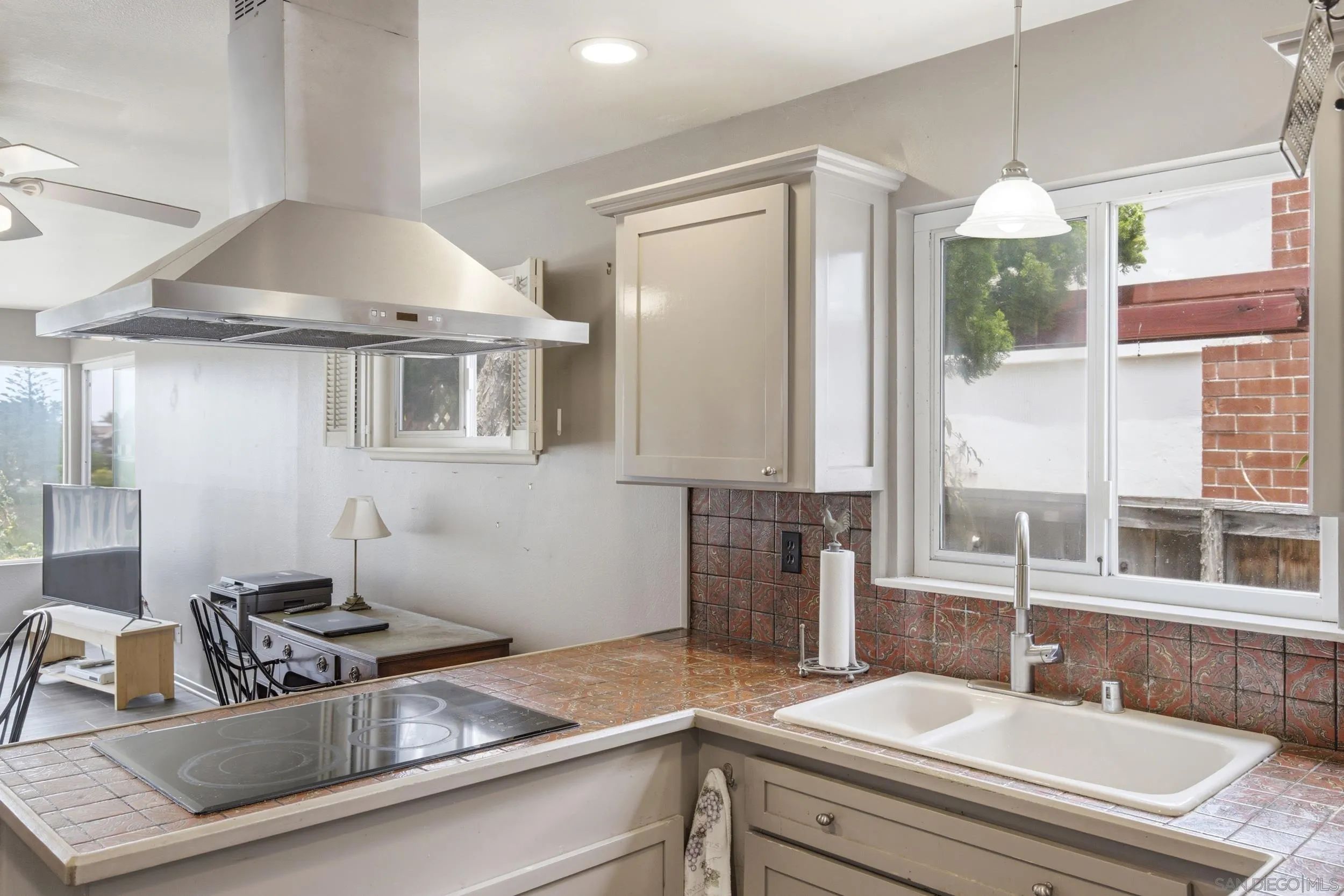 https://cdn.realtyfeed.com/cdn/127/260015658/113b606f29de6130409147b053dcc145.webp