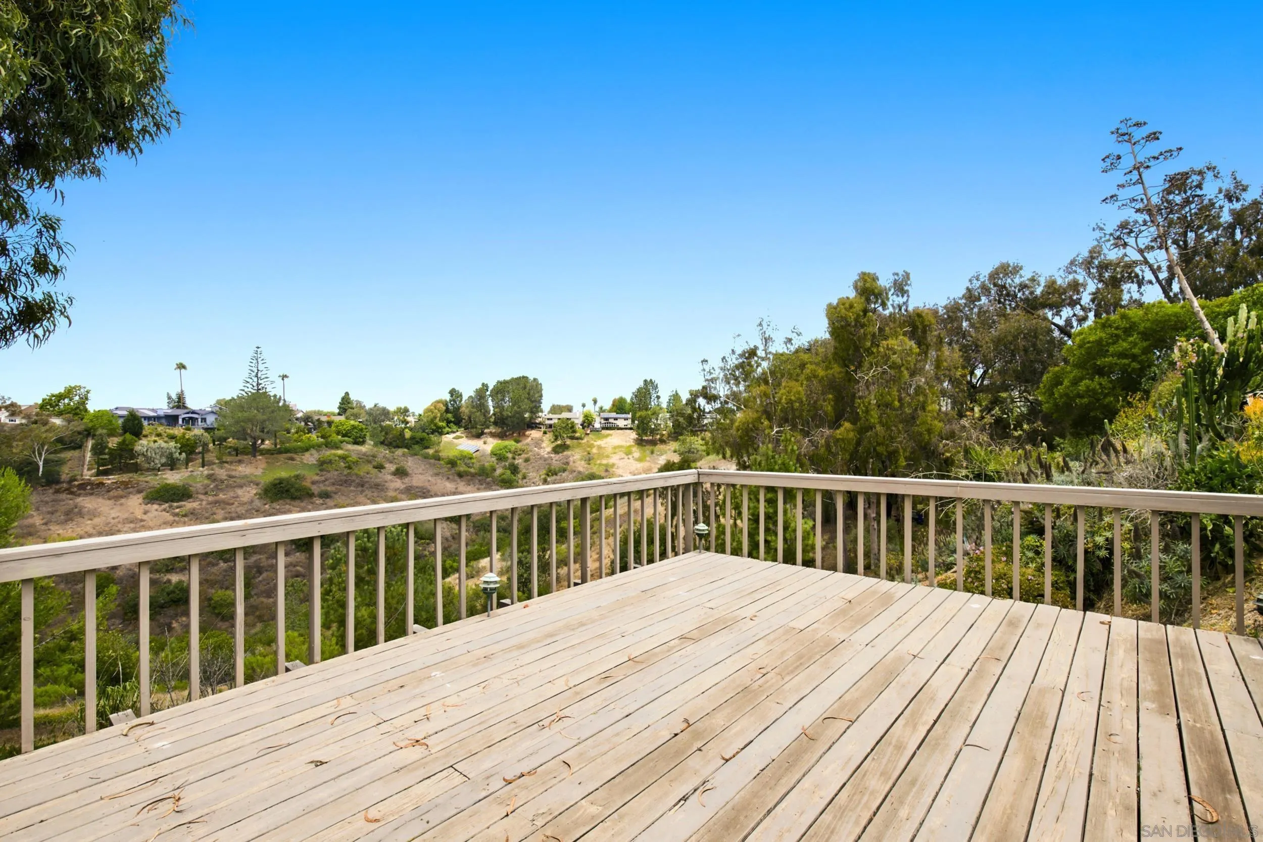 https://cdn.realtyfeed.com/cdn/127/260015658/4c96ec7c0003f79b130bb477c4438d1c.webp