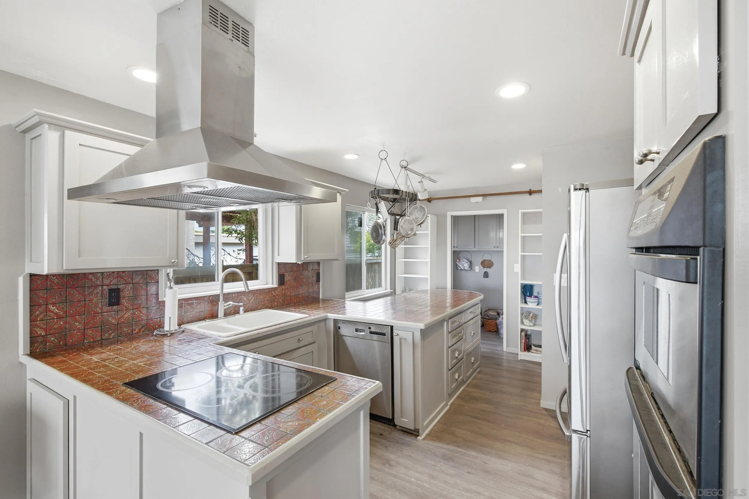 https://cdn.realtyfeed.com/cdn/127/260015658/f57155c1a7ae7e7ab17d3d5d893a945e.webp
