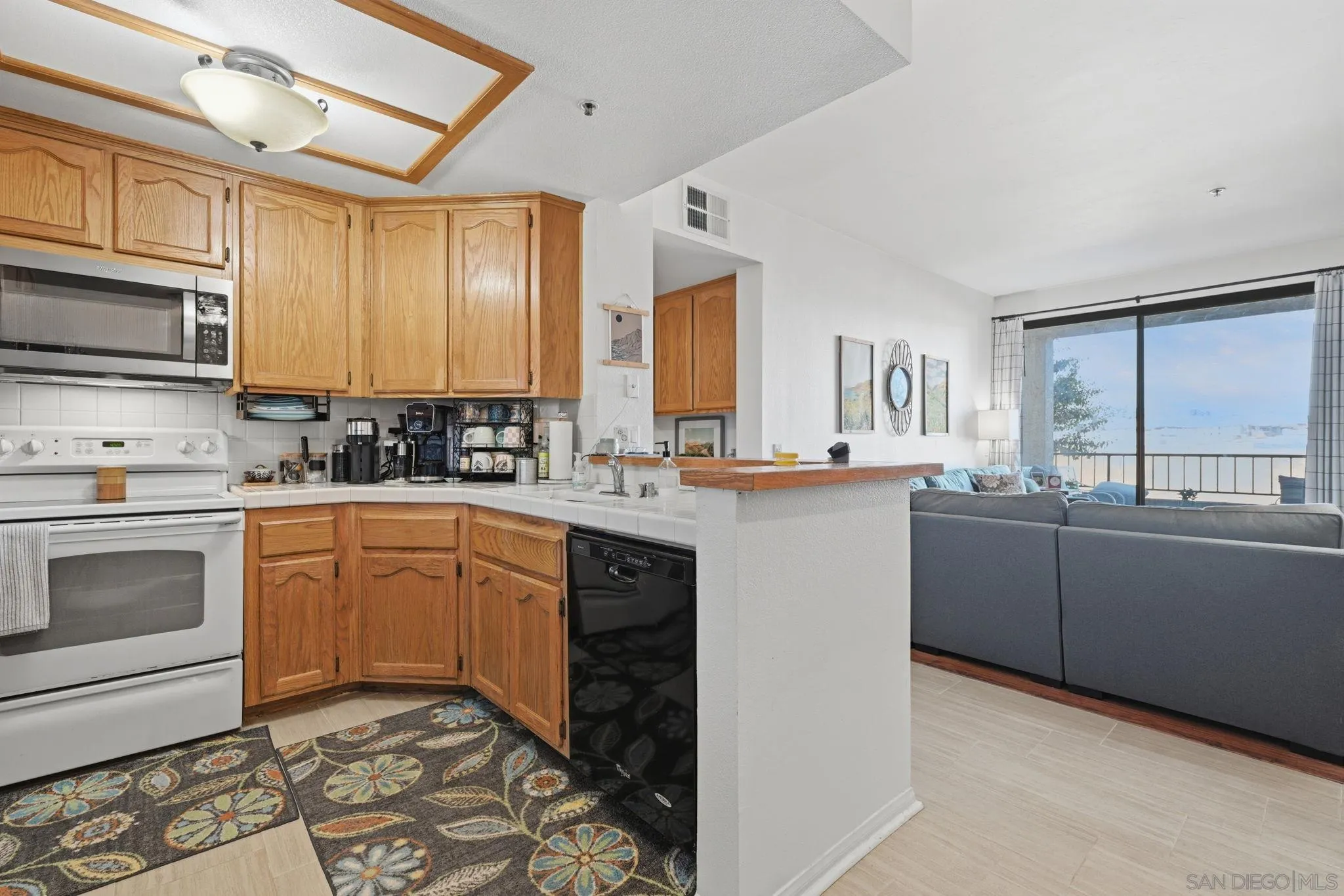 Photo #10: 260015659 Listing: Photo #10