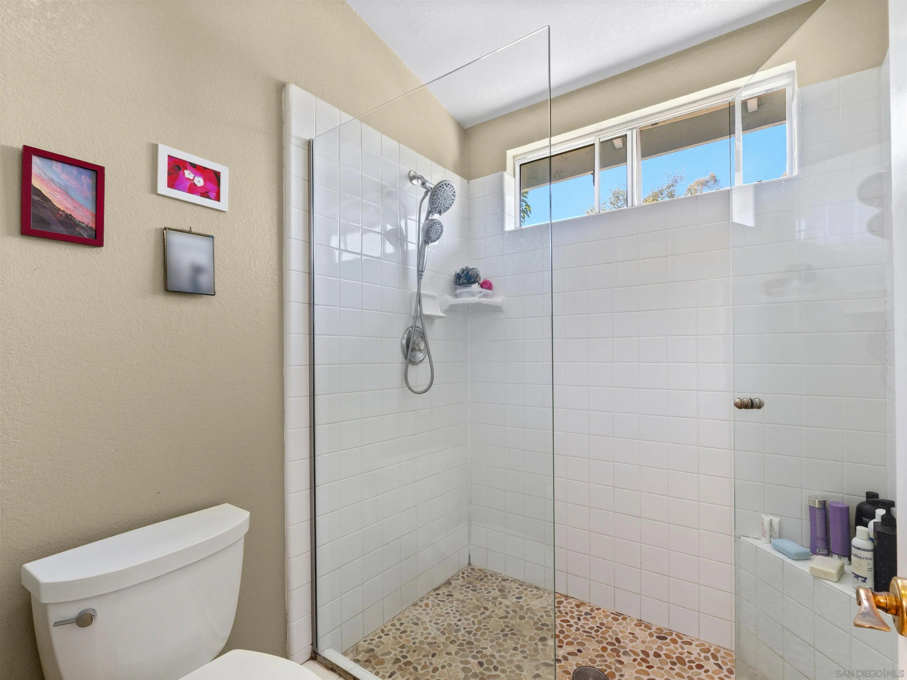 https://cdn.realtyfeed.com/cdn/127/260015661/3d30aa0934556d78f1b6f3bea17982cd.webp