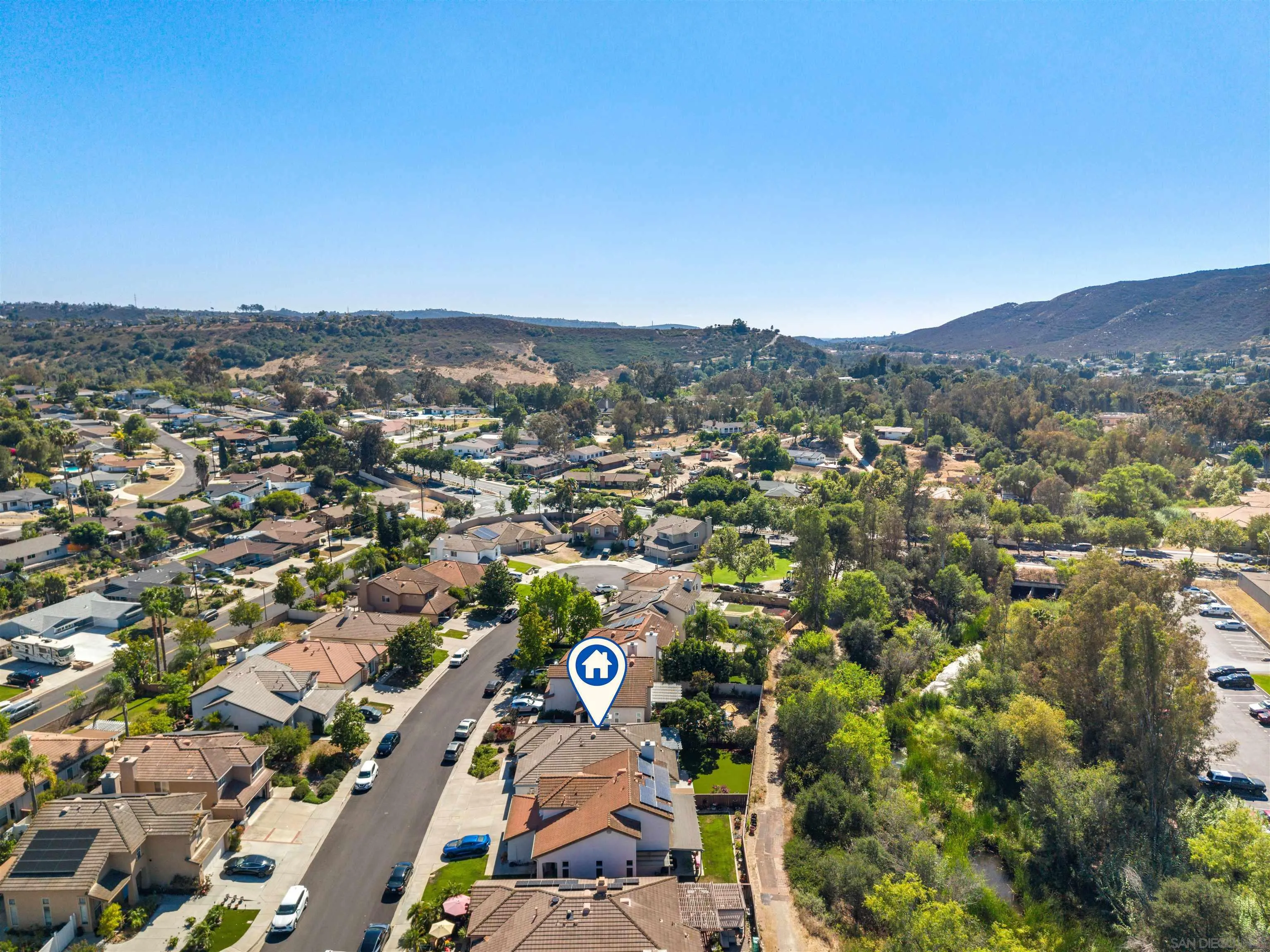 https://cdn.realtyfeed.com/cdn/127/260015661/50c5b4e990a2f3859d5c1132c84127e1.webp